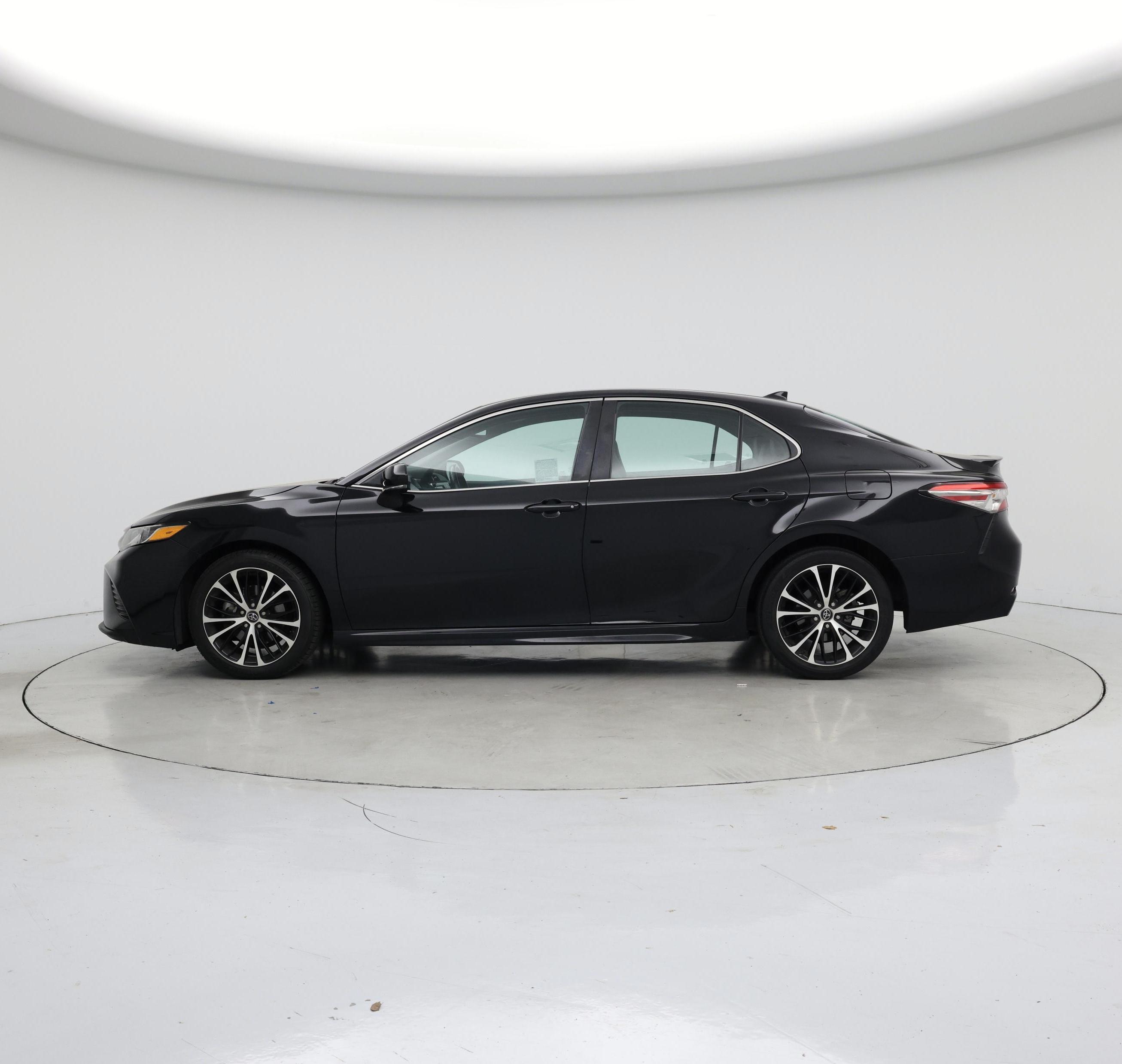 Thumbnail: 2019 Toyota Camry - 3