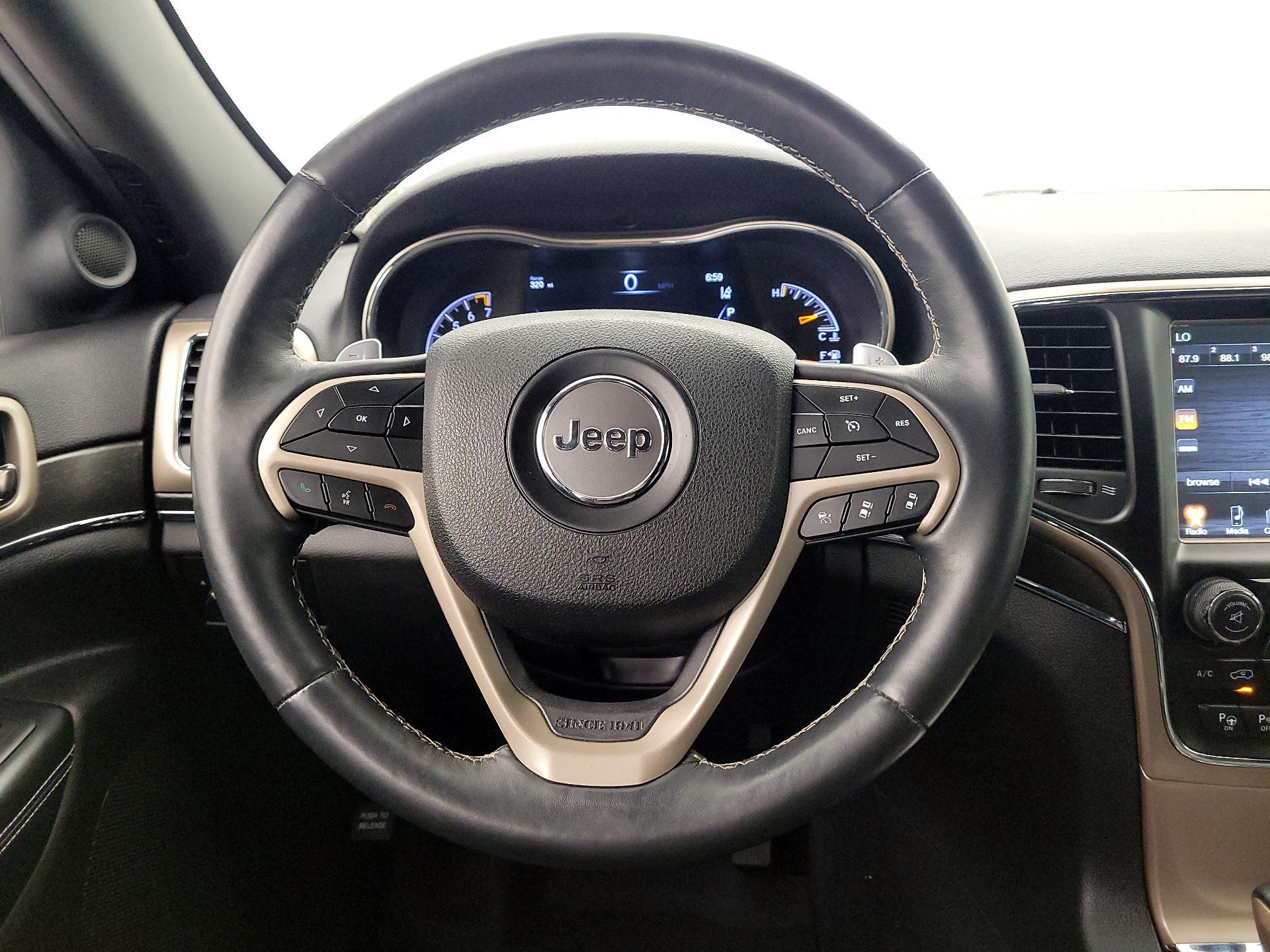 Thumbnail: 2017 Jeep Grand Cherokee - 10