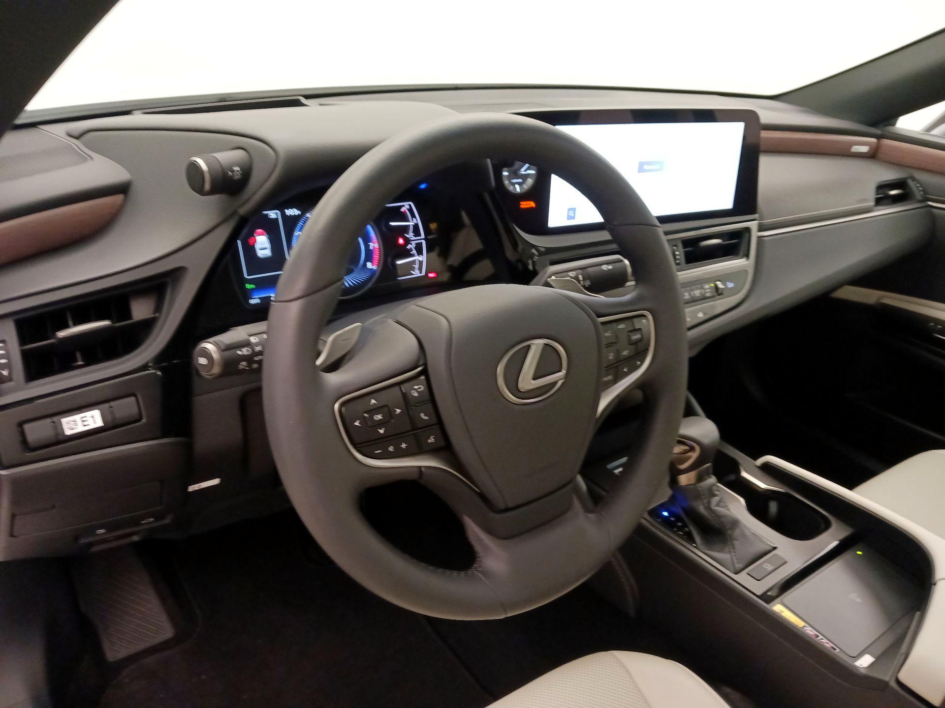Thumbnail: 2025 Lexus ES - 9