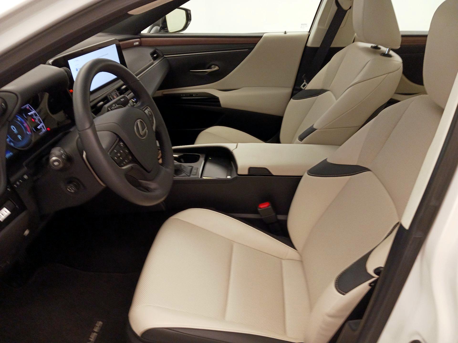 Thumbnail: 2025 Lexus ES - 11