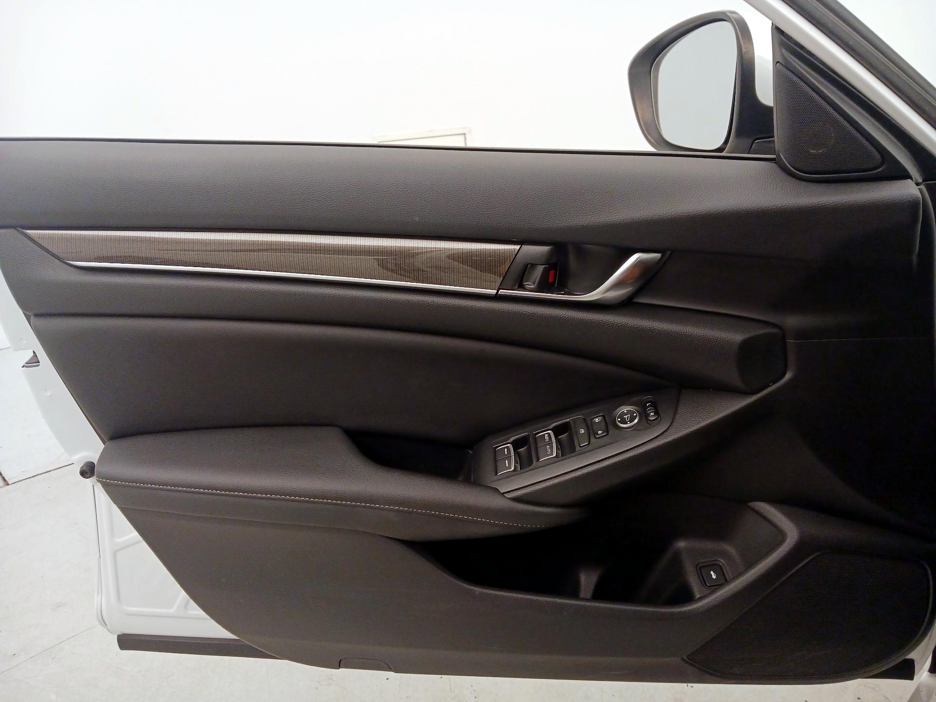 Thumbnail: 2019 Honda Accord - 12