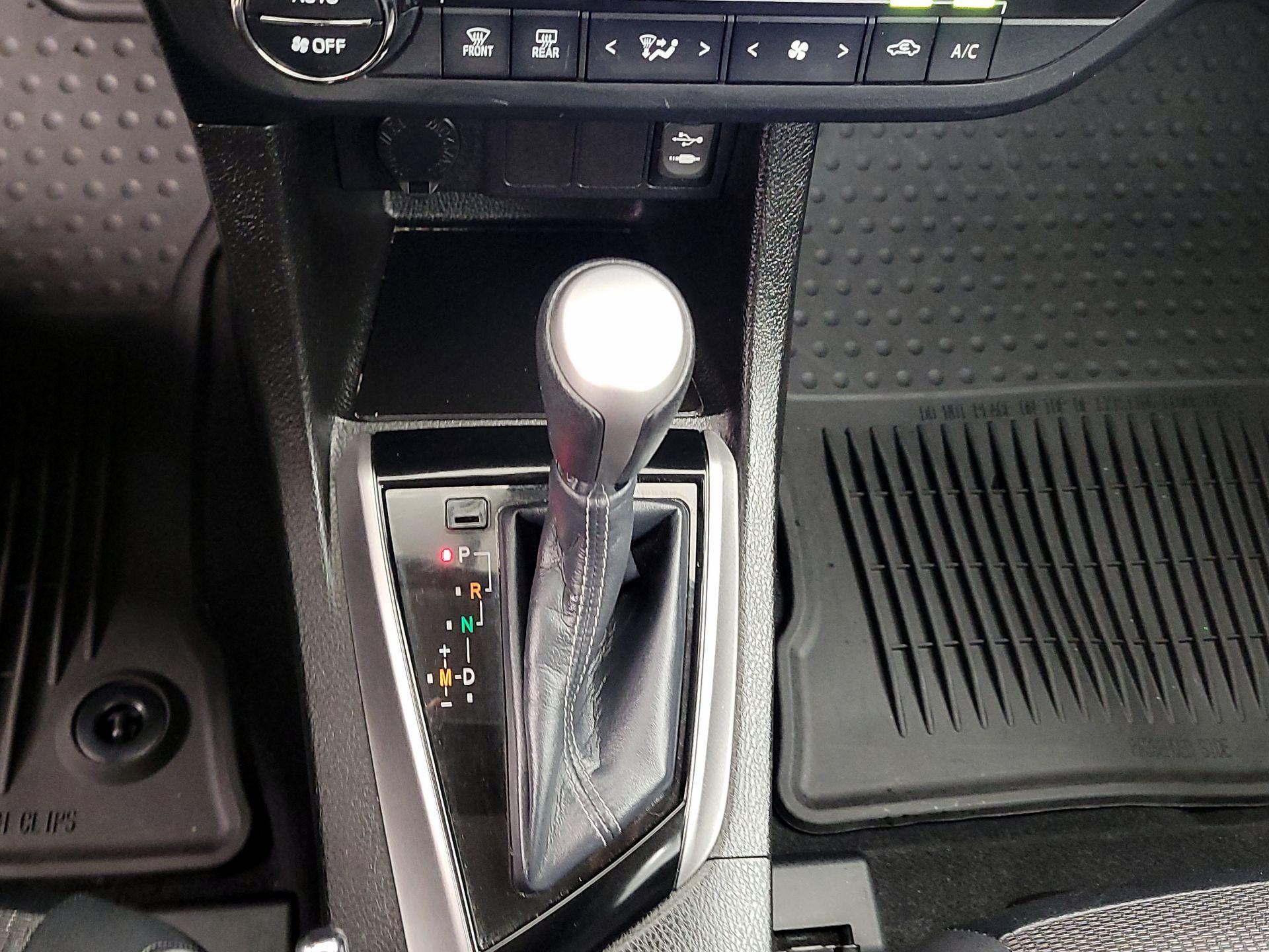Thumbnail: 2016 Toyota Corolla - 17