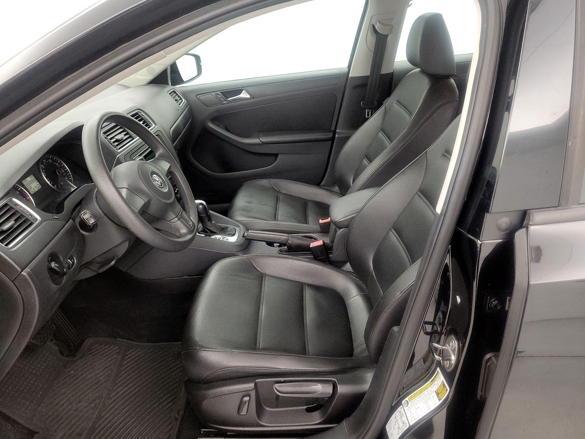 Thumbnail: 2014 Volkswagen Jetta - 11