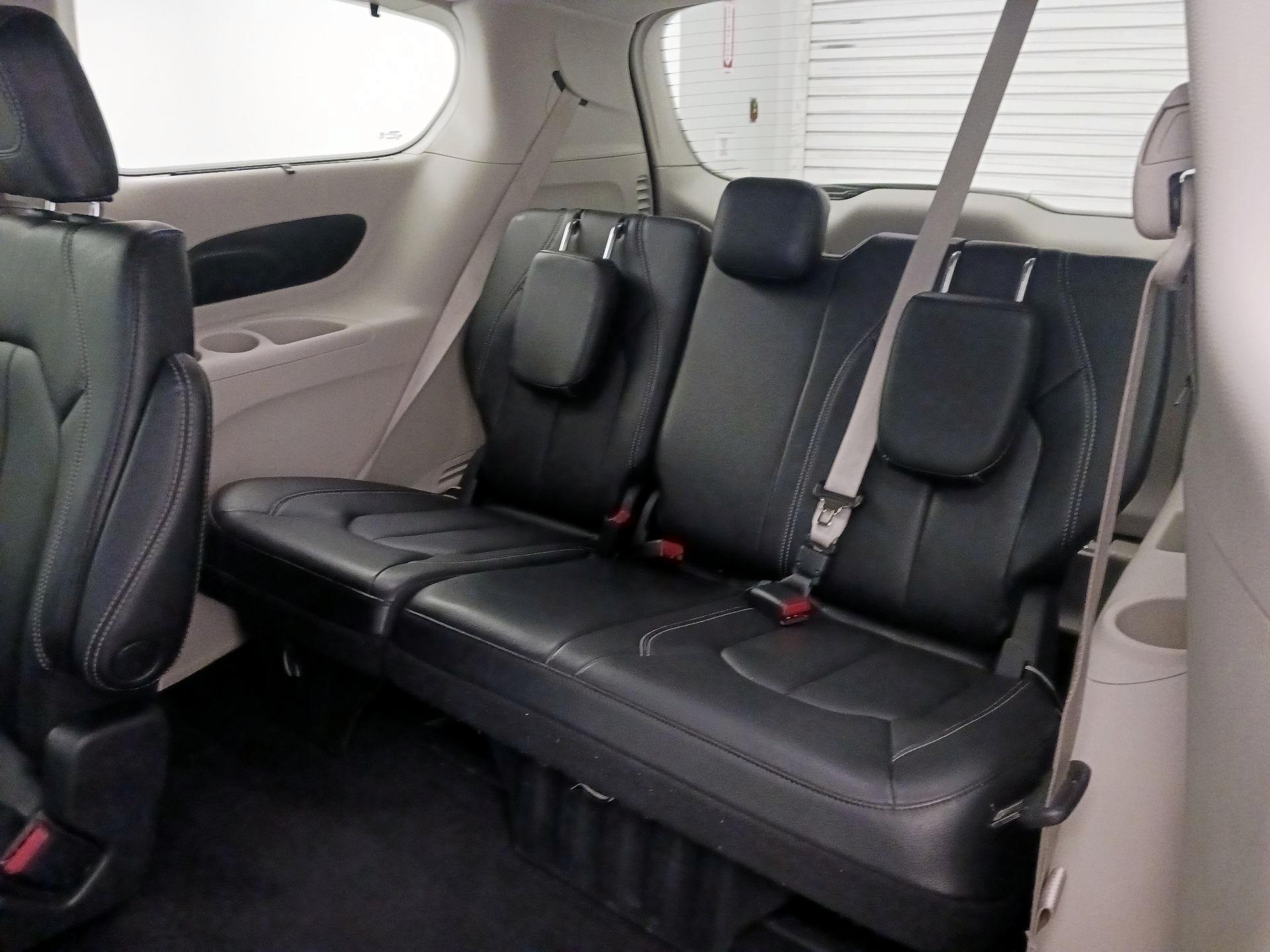 Thumbnail: 2022 Chrysler Pacifica - 20