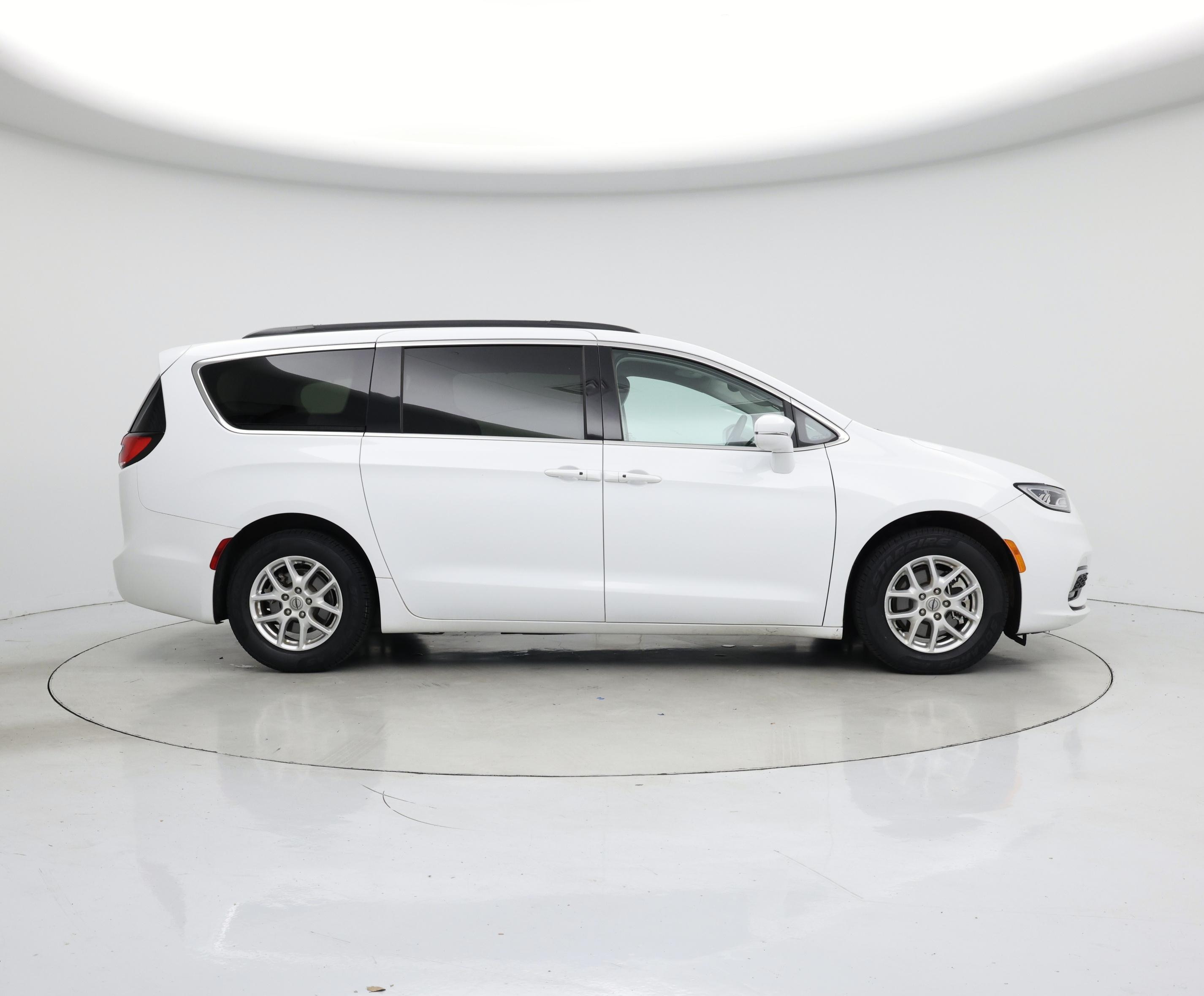 Thumbnail: 2022 Chrysler Pacifica - 7