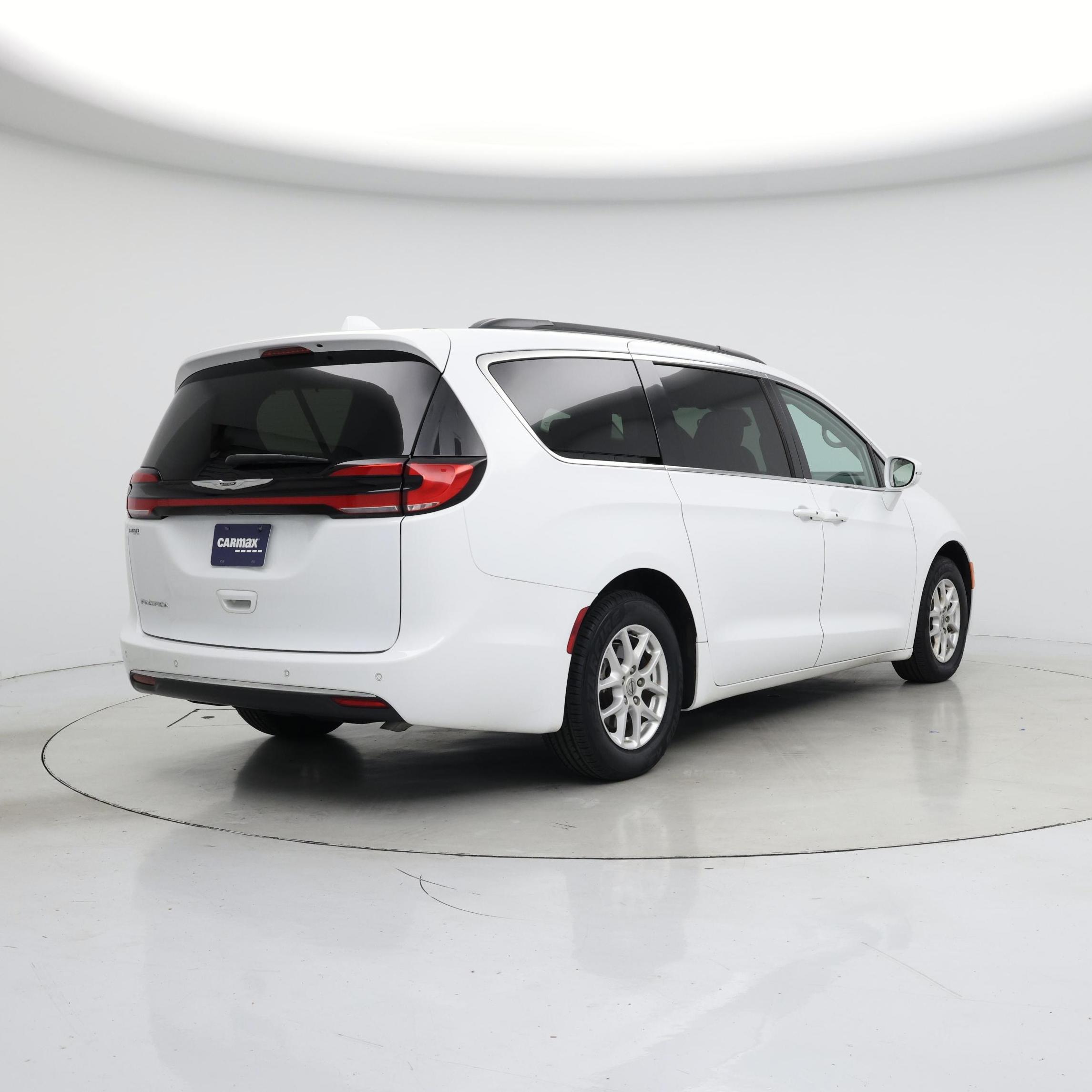 Thumbnail: 2022 Chrysler Pacifica - 8