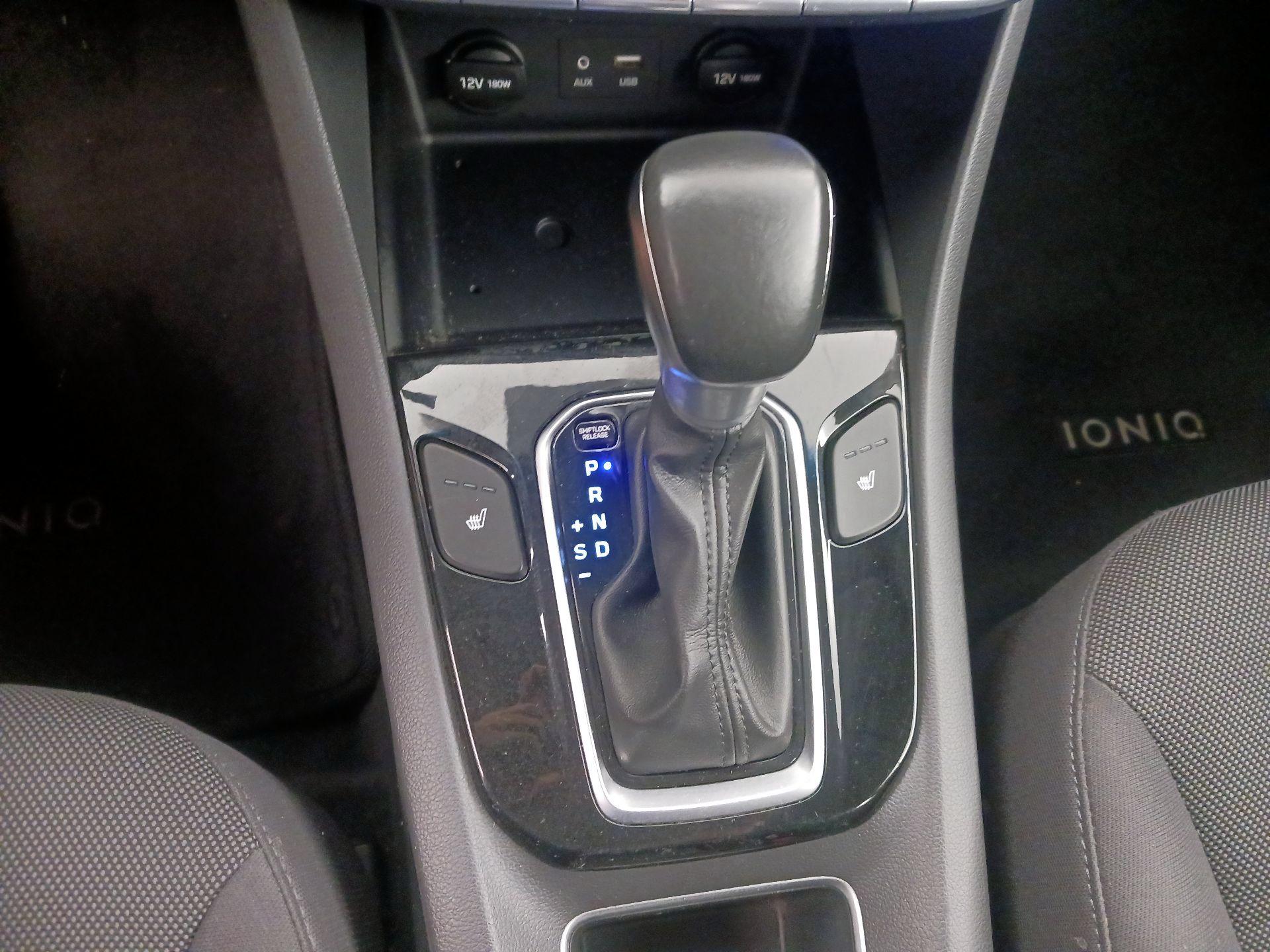 Thumbnail: 2018 Hyundai Ioniq - 17
