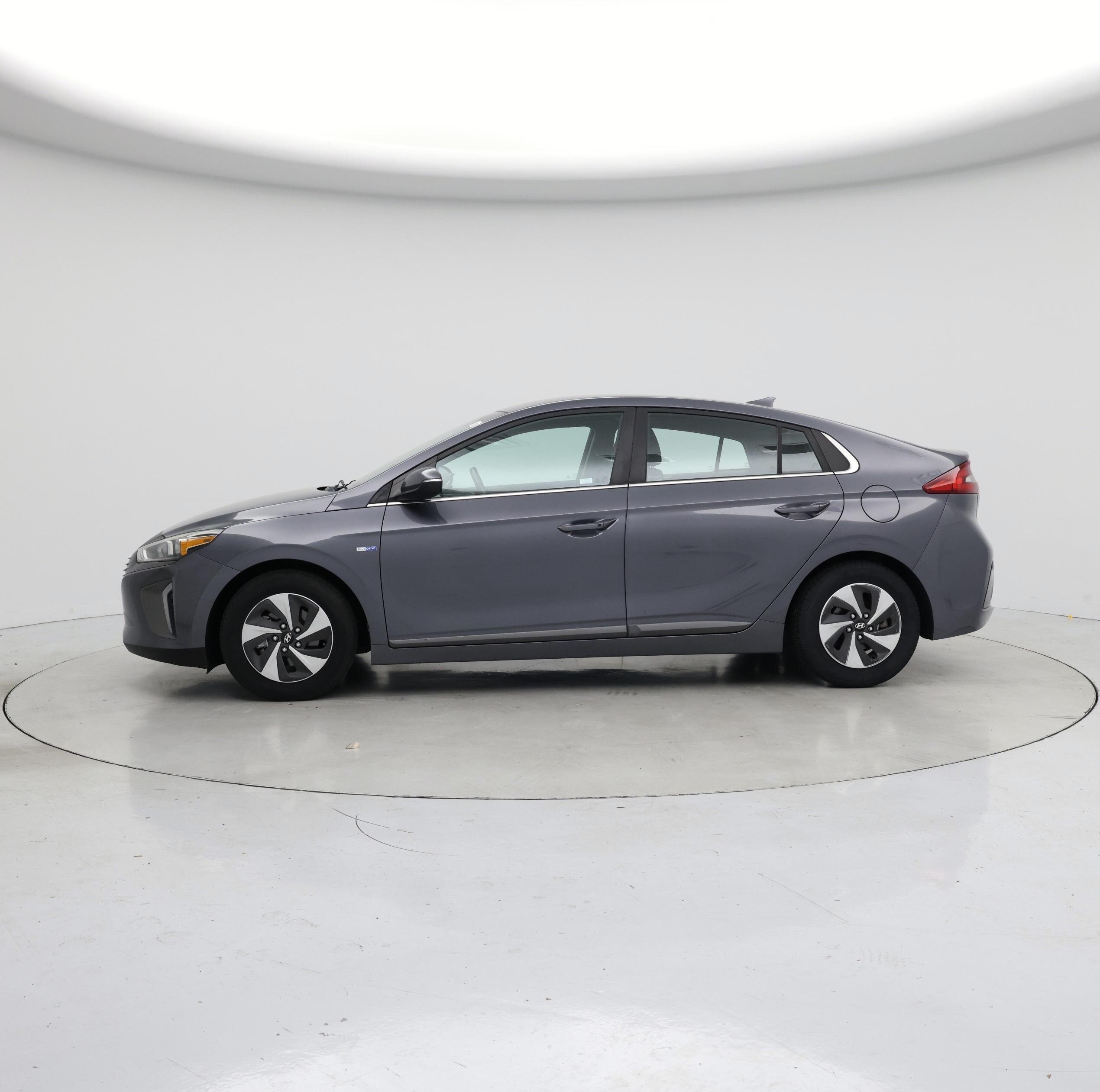 Thumbnail: 2018 Hyundai Ioniq - 3