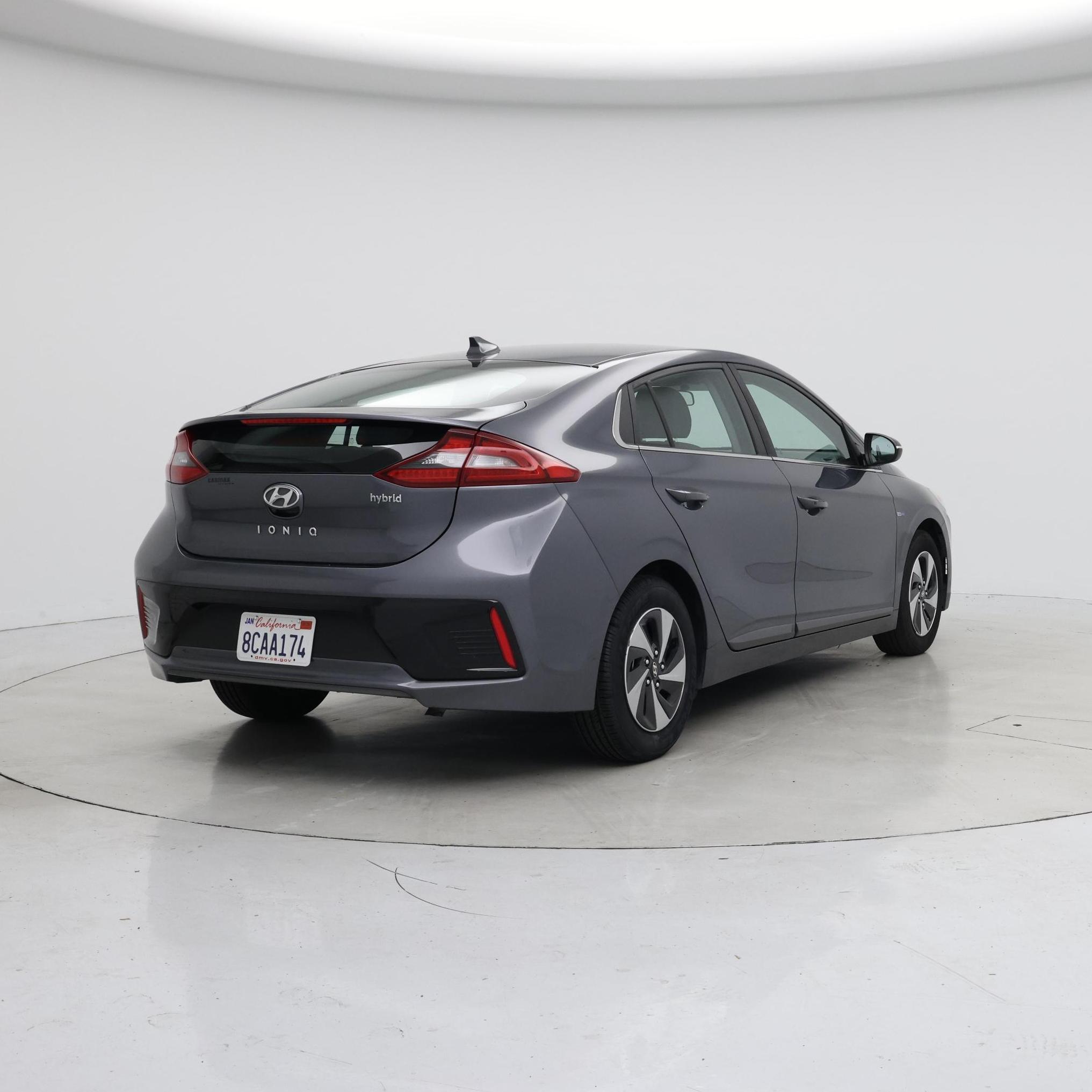 Thumbnail: 2018 Hyundai Ioniq - 8
