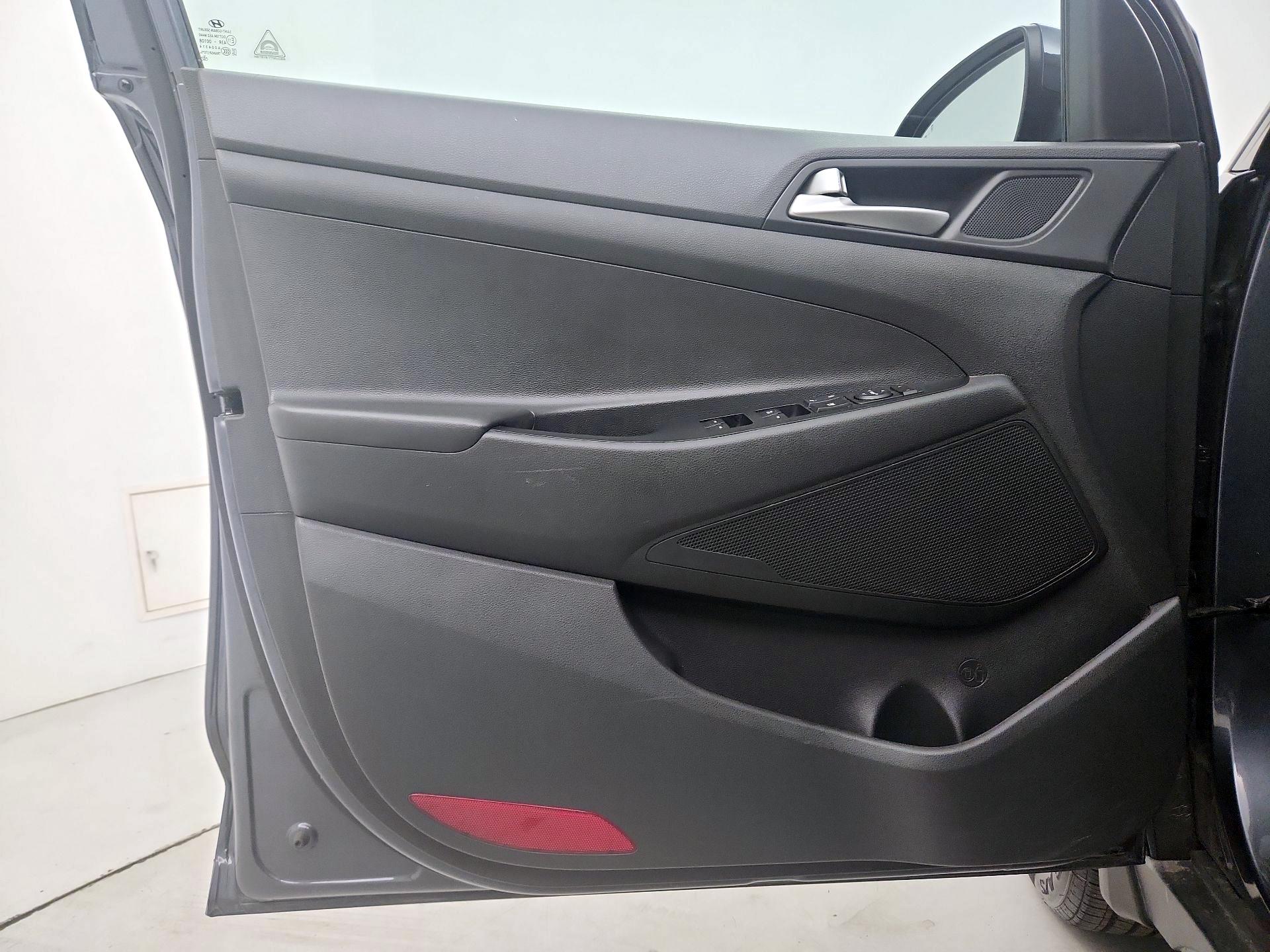 Thumbnail: 2019 Hyundai Tucson - 12