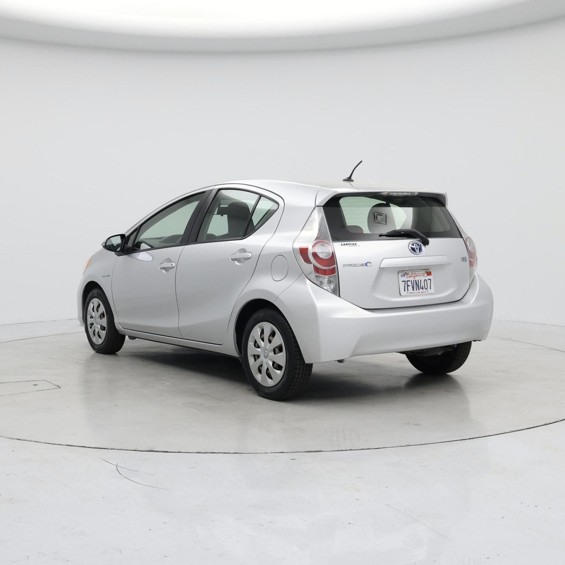 Thumbnail: 2014 Toyota Prius c - 2