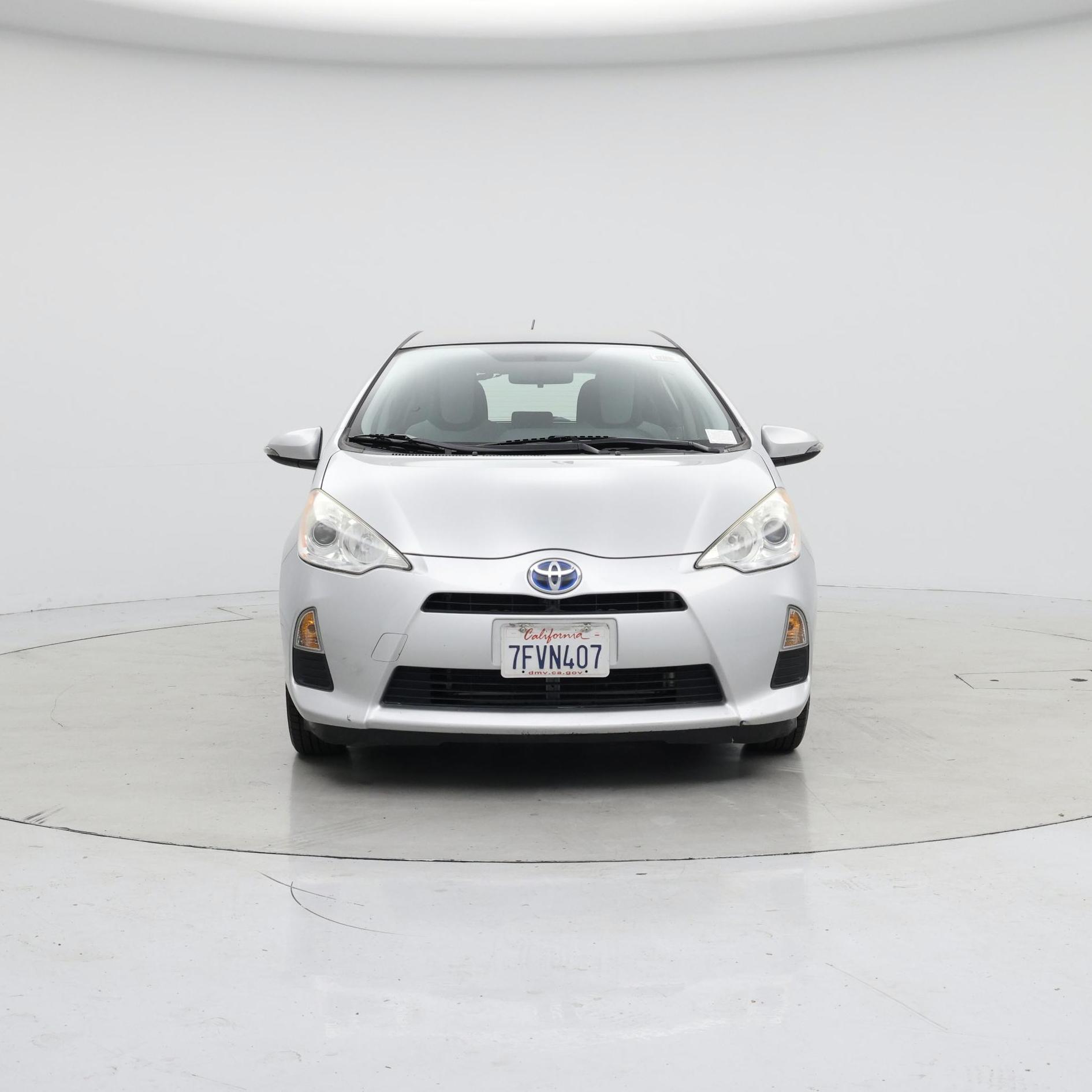 Thumbnail: 2014 Toyota Prius c - 5