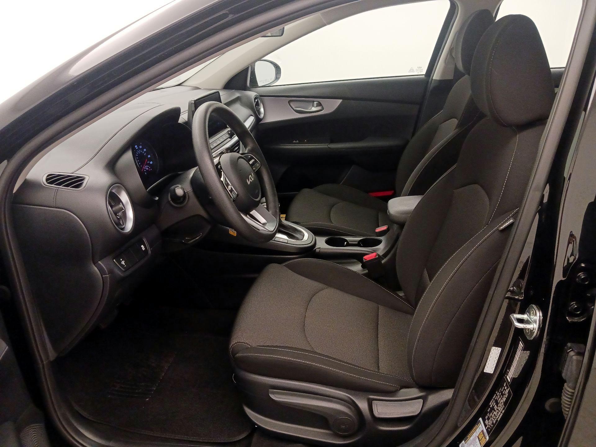 Thumbnail: 2022 Kia Forte - 11
