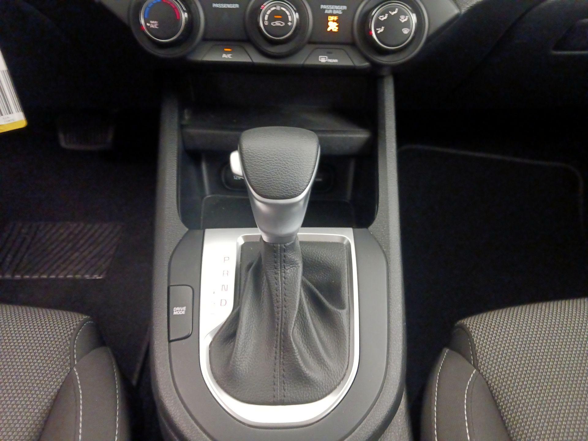 Thumbnail: 2022 Kia Forte - 17