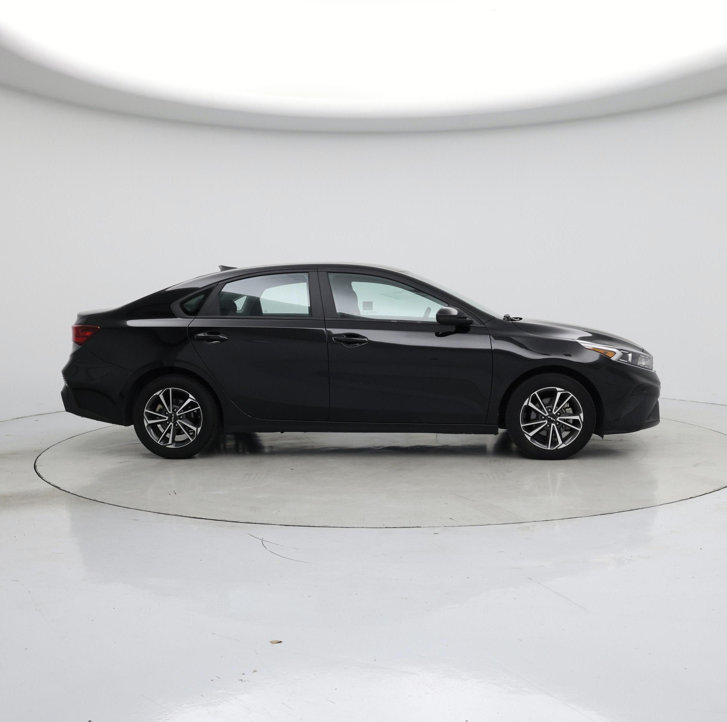 Thumbnail: 2022 Kia Forte - 7