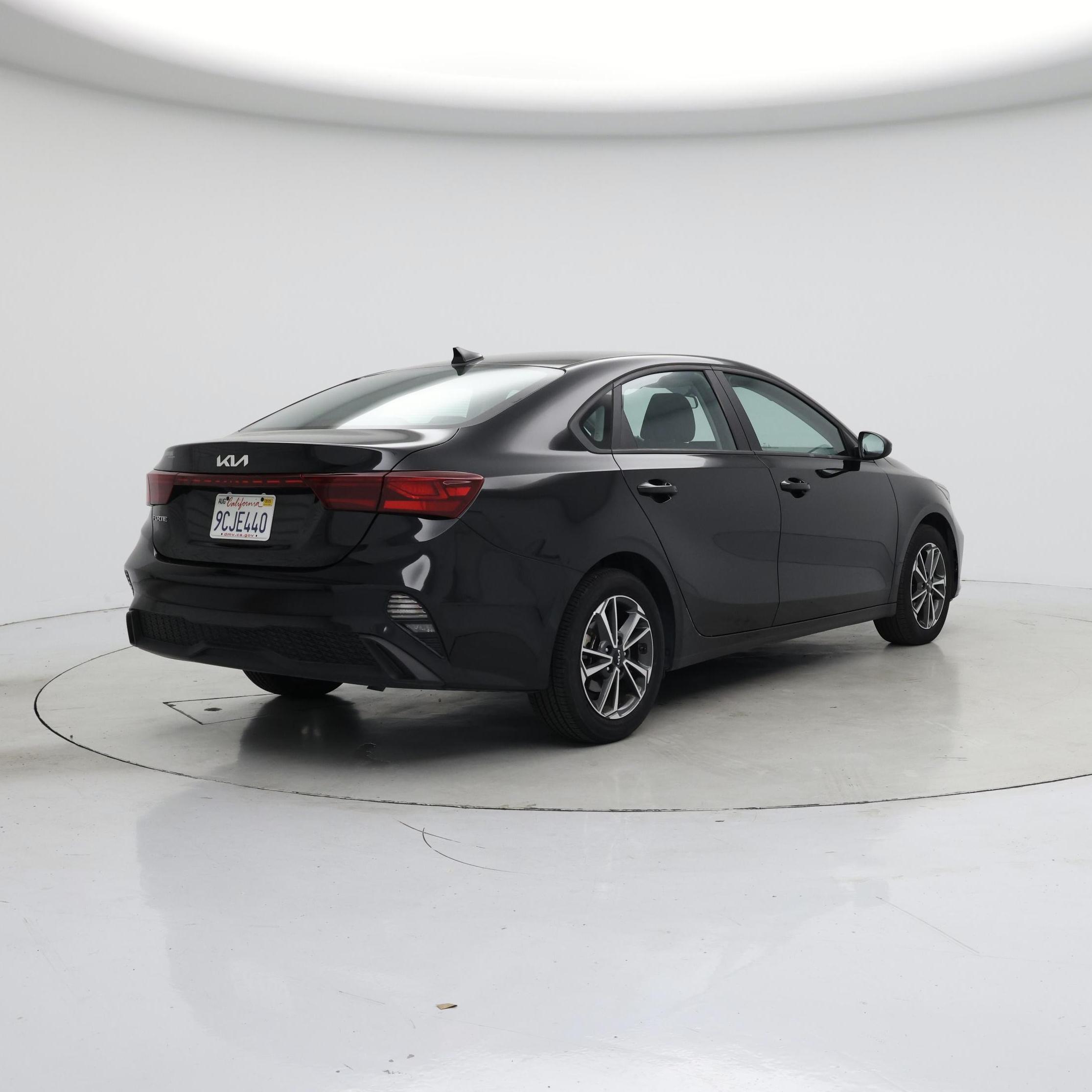 Thumbnail: 2022 Kia Forte - 8