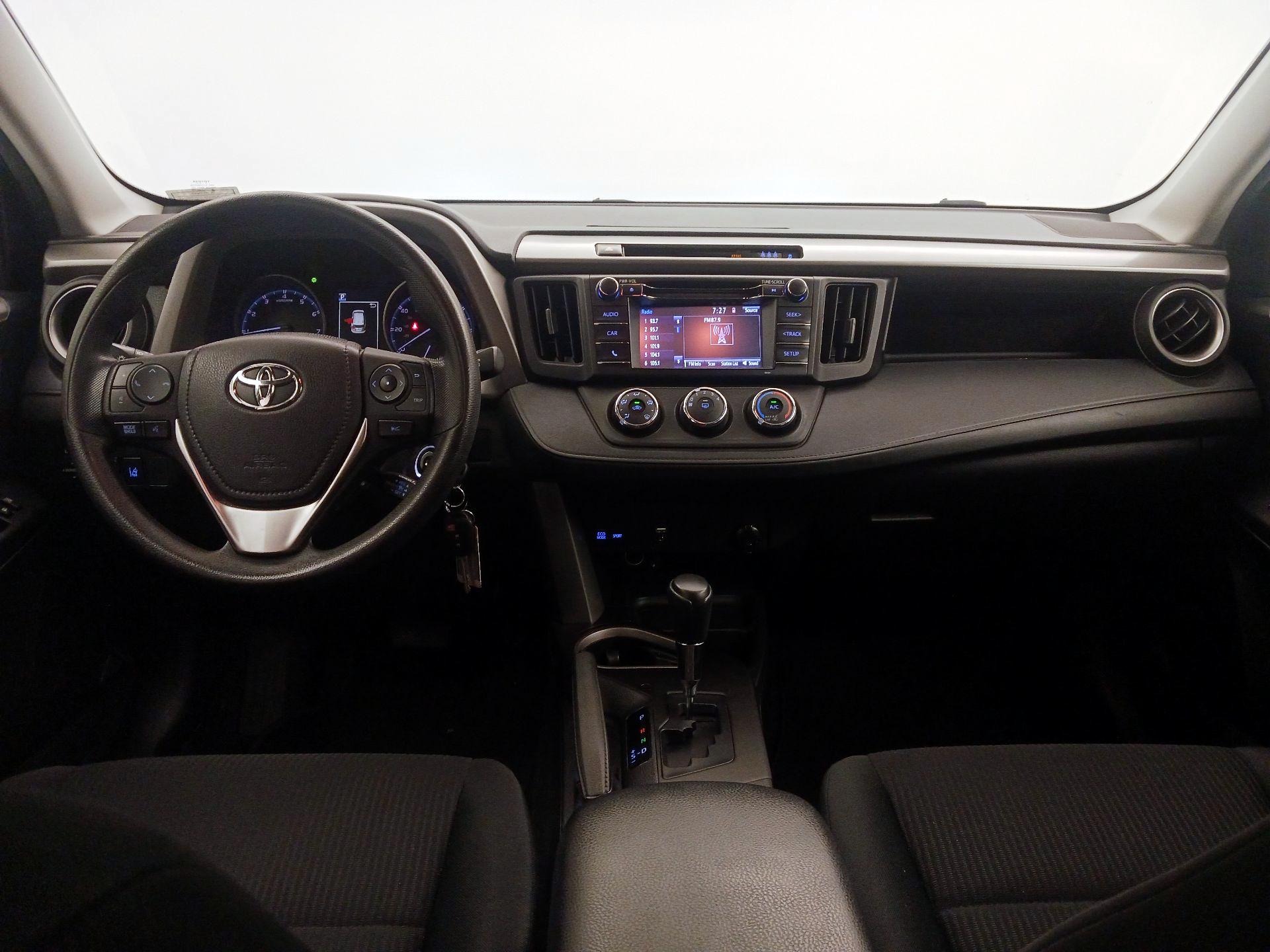 Thumbnail: 2018 Toyota RAV4 - 9