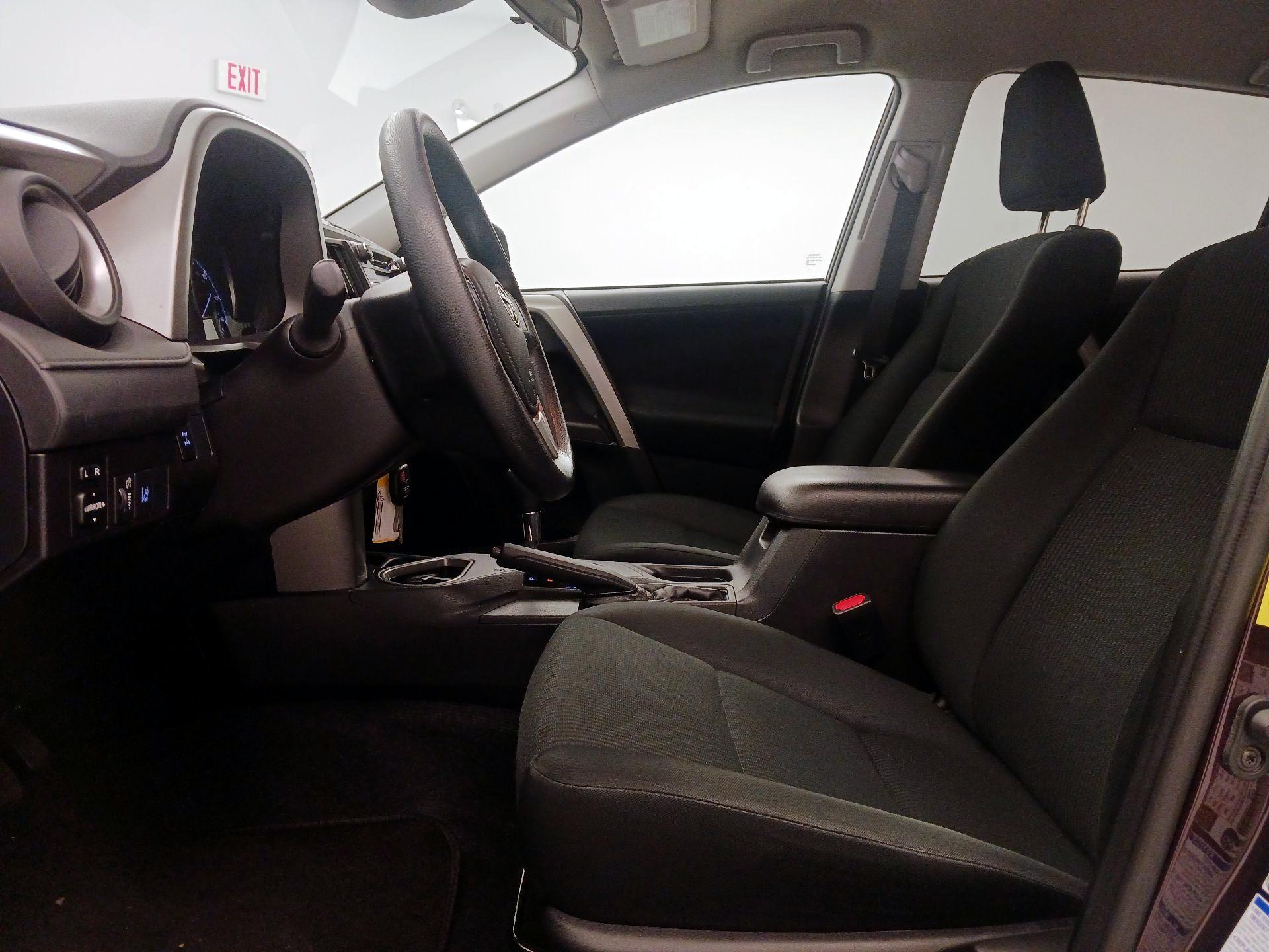 Thumbnail: 2018 Toyota RAV4 - 11