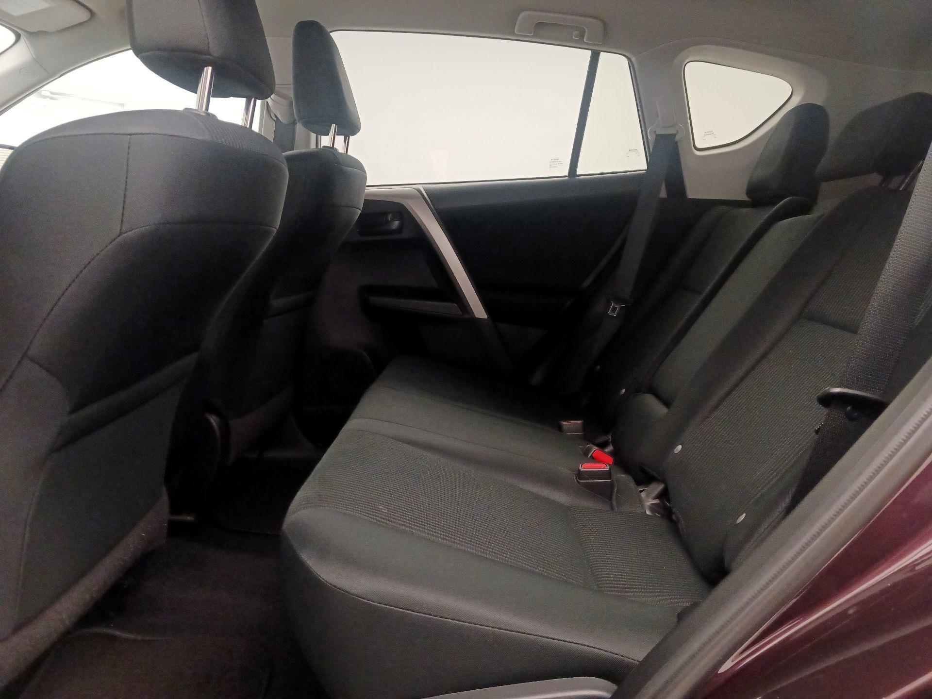 Thumbnail: 2018 Toyota RAV4 - 19