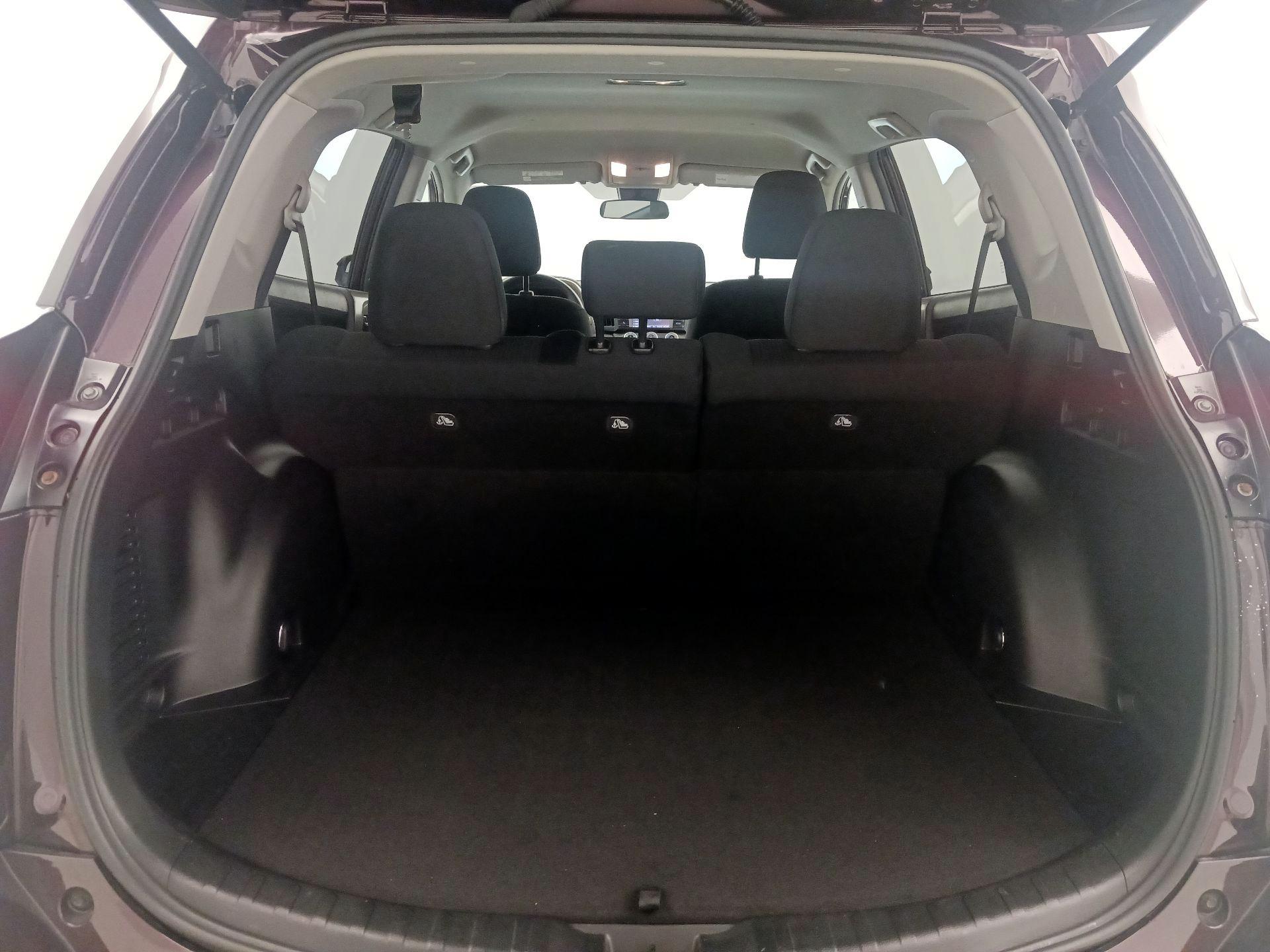 Thumbnail: 2018 Toyota RAV4 - 20