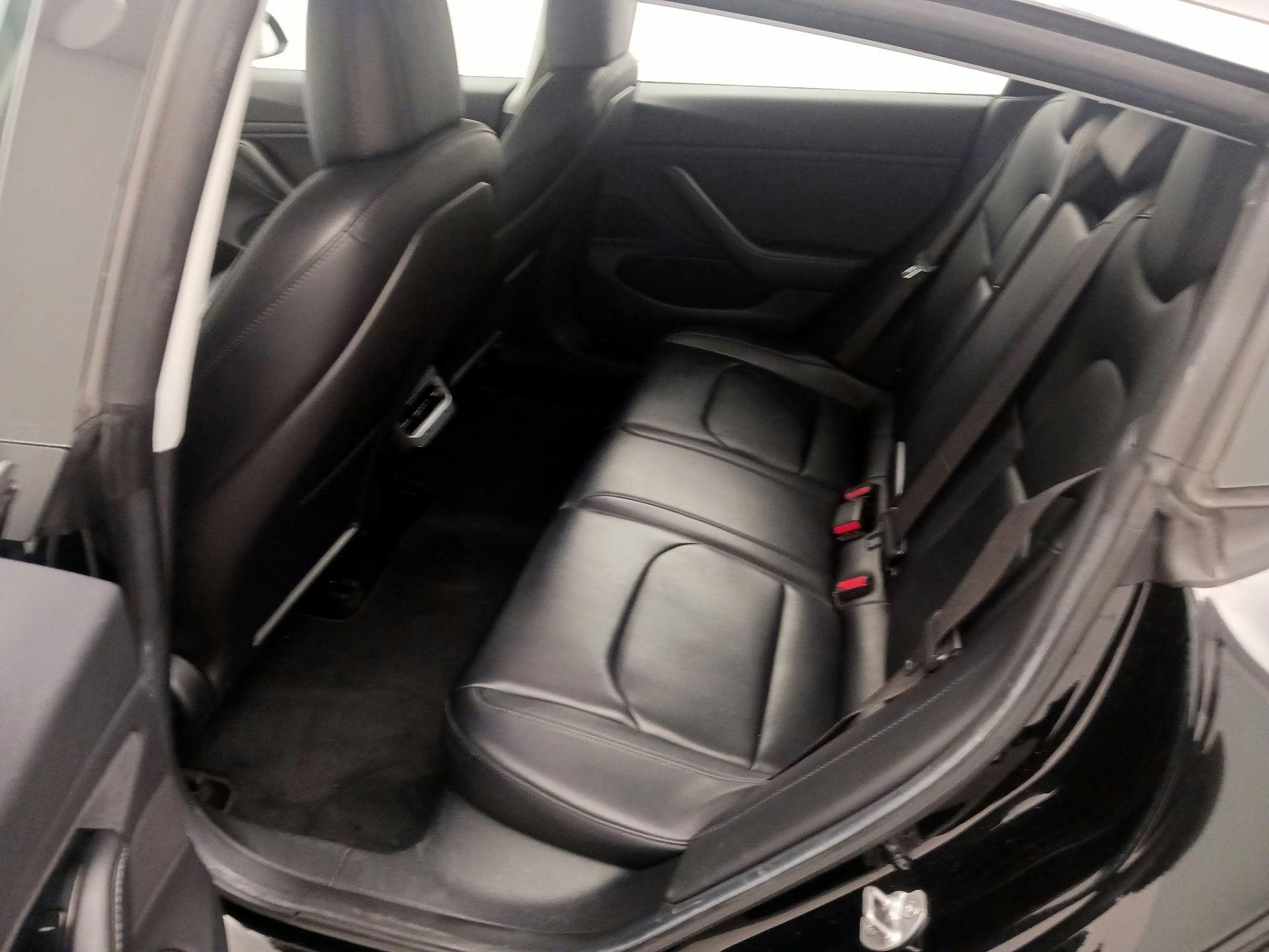 Thumbnail: 2018 Tesla Model 3 - 20