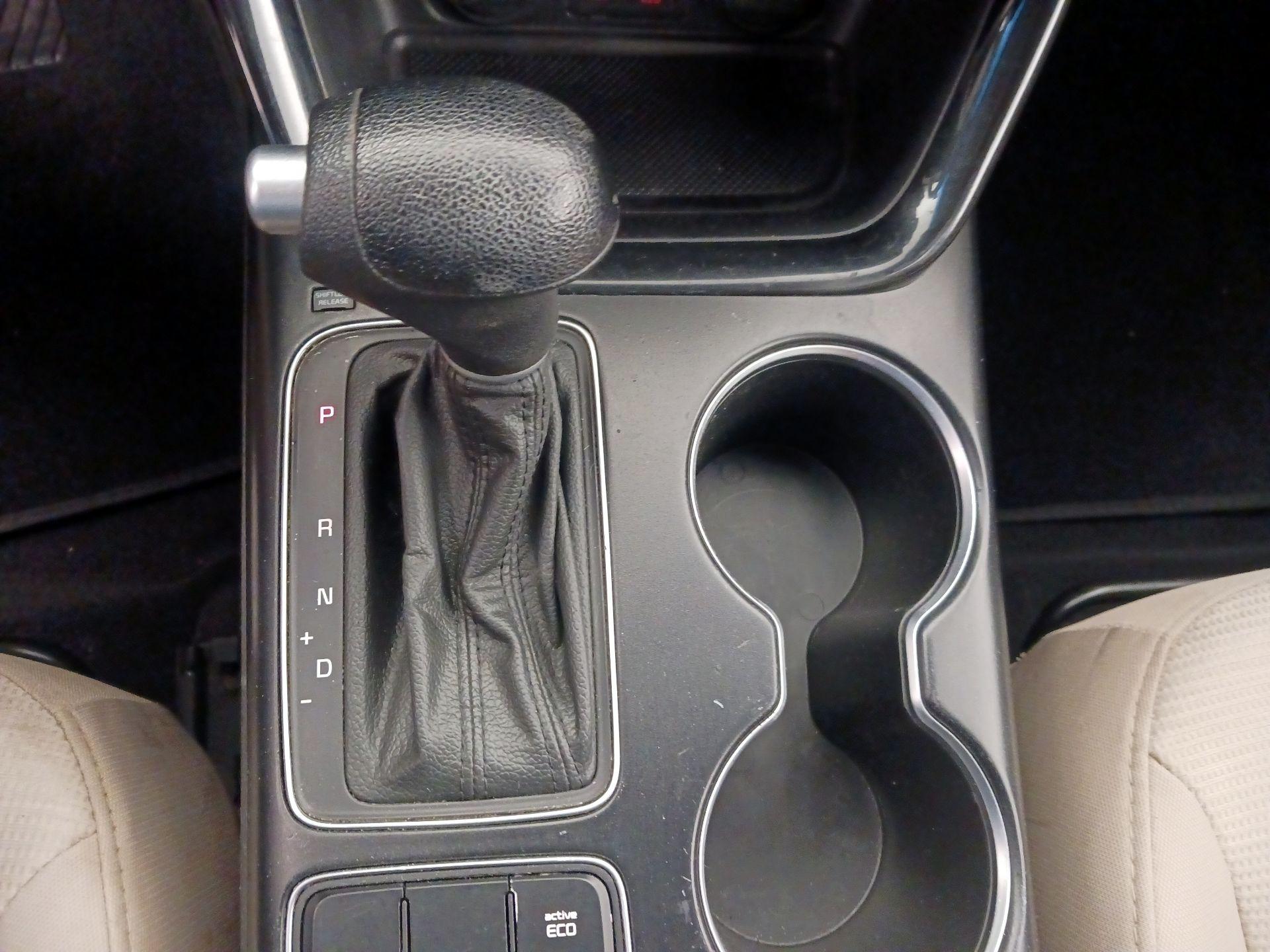 Thumbnail: 2014 Kia Sorento - 16