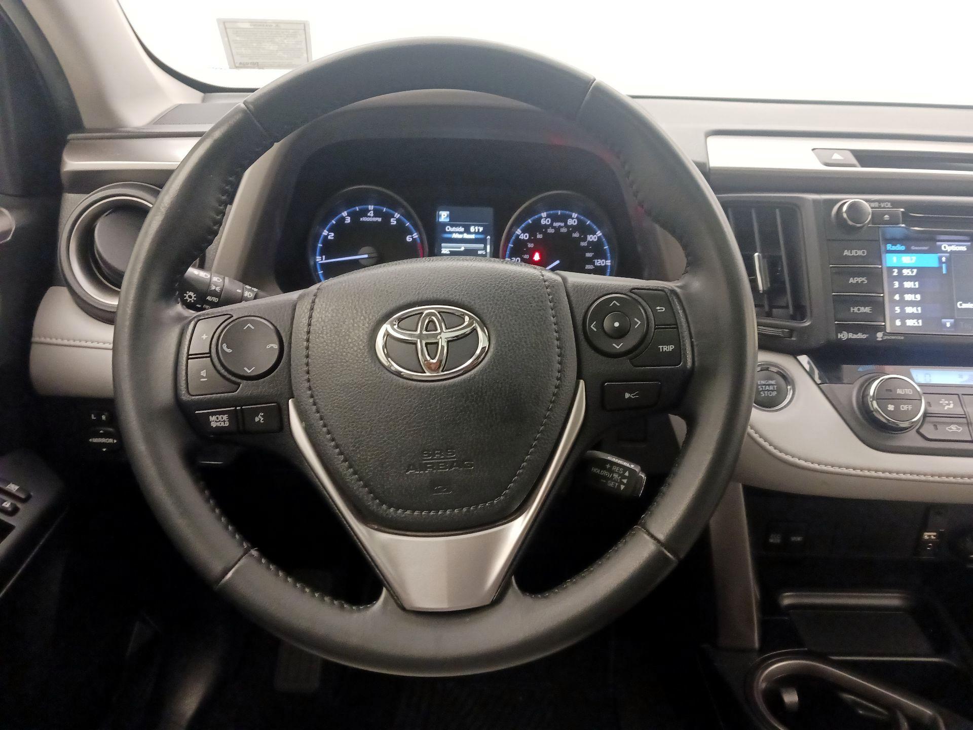 Thumbnail: 2018 Toyota RAV4 - 10