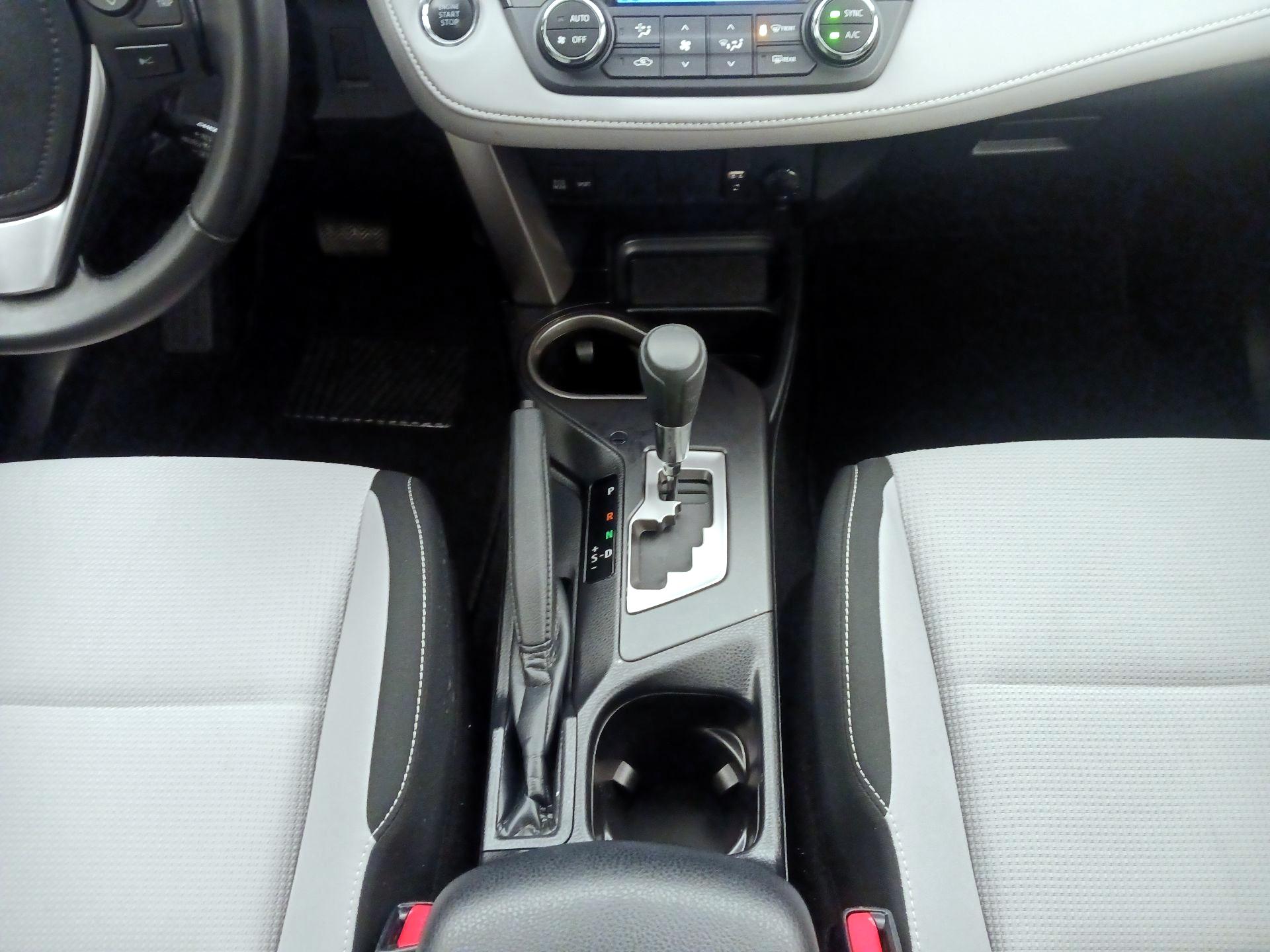 Thumbnail: 2018 Toyota RAV4 - 17