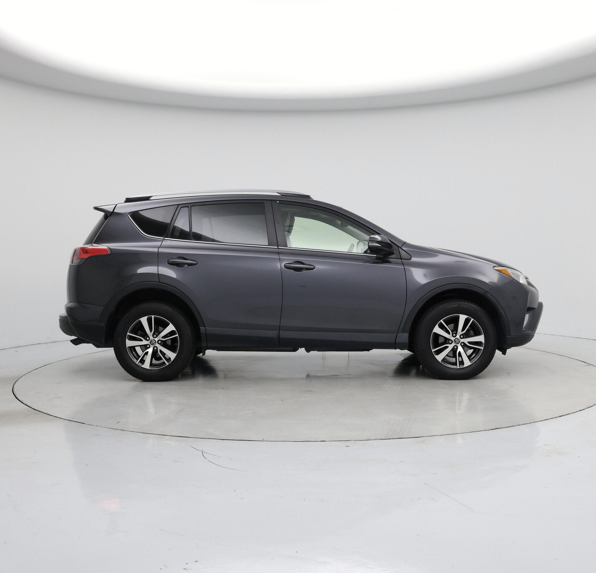 Thumbnail: 2018 Toyota RAV4 - 7