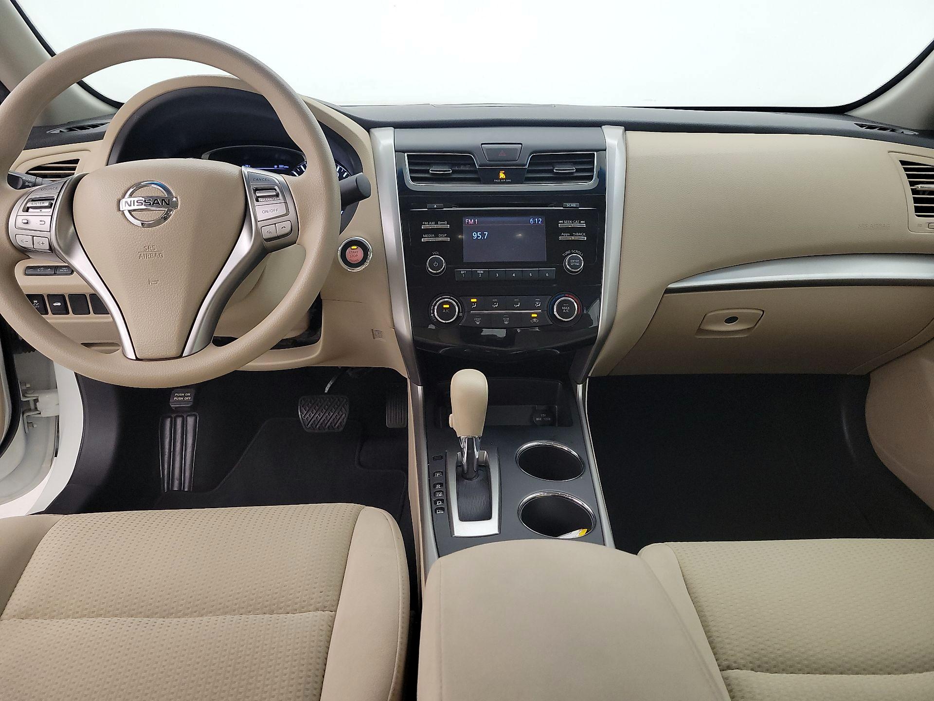 Thumbnail: 2015 Nissan Altima - 9