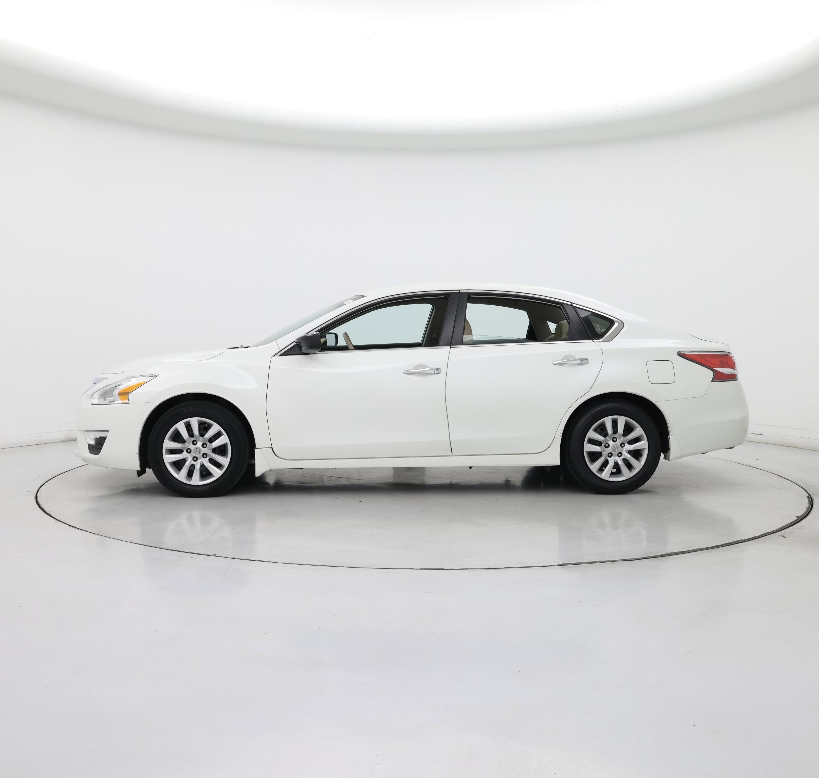 Thumbnail: 2015 Nissan Altima - 3