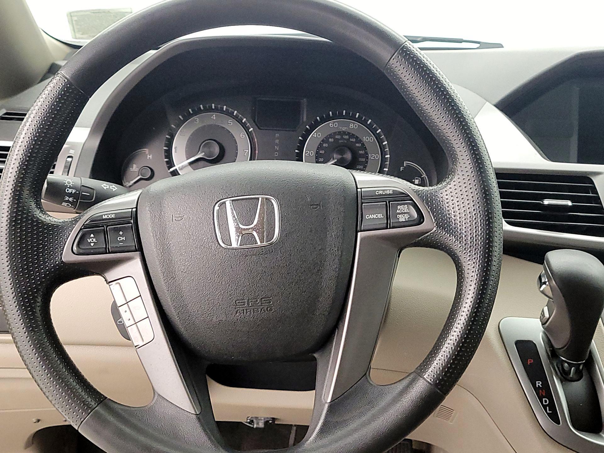Thumbnail: 2014 Honda Odyssey - 10