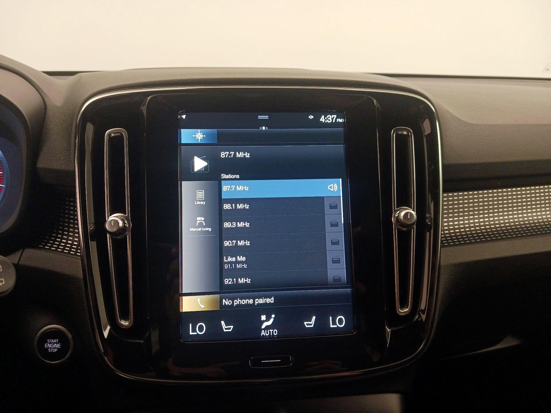 Thumbnail: 2021 Volvo XC40 - 15