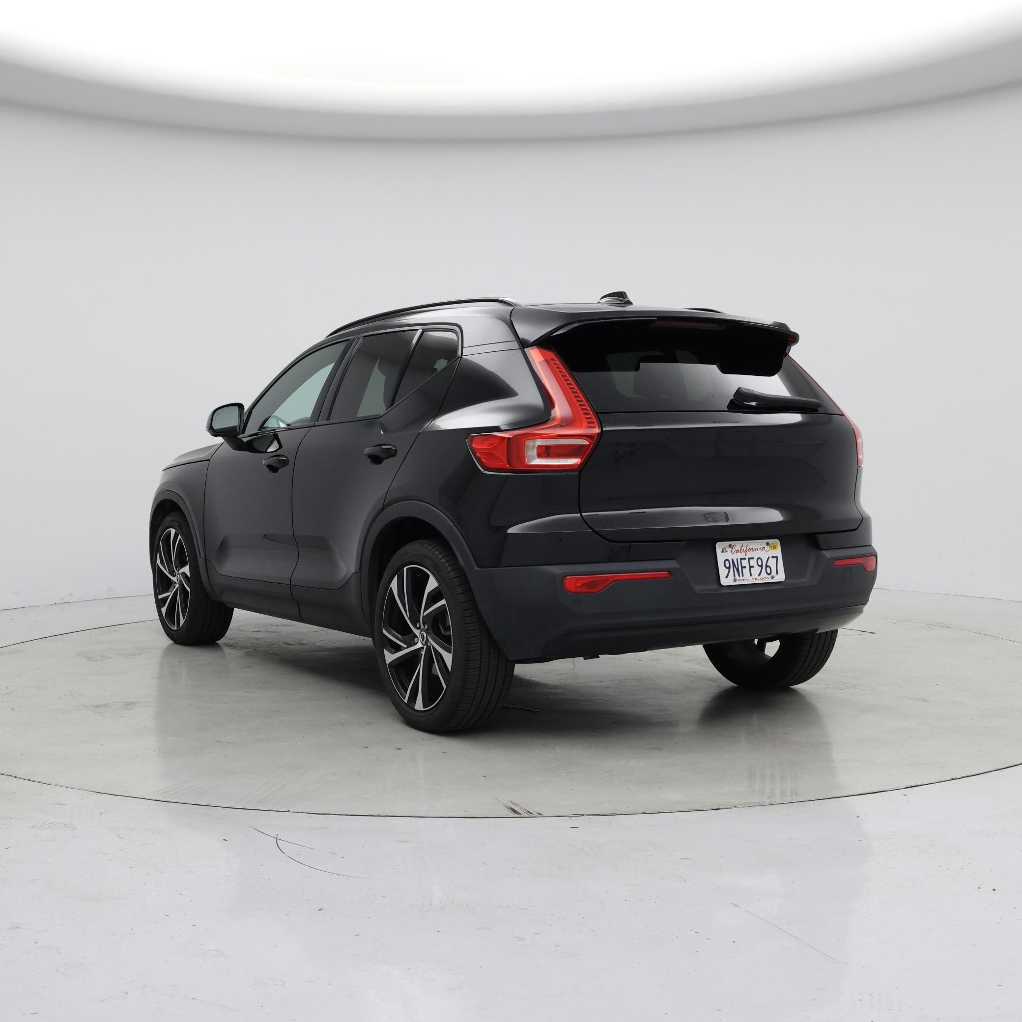 Thumbnail: 2021 Volvo XC40 - 2