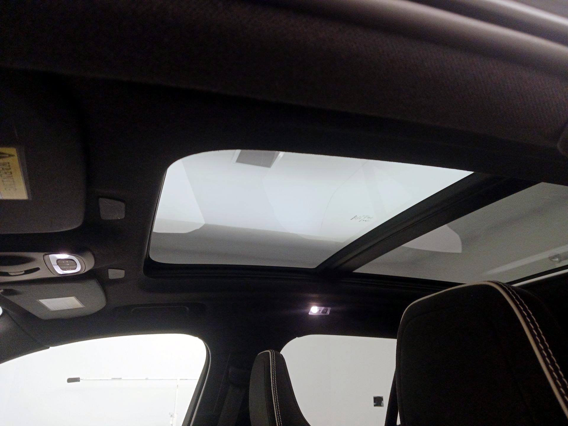 Thumbnail: 2021 Volvo XC40 - 19
