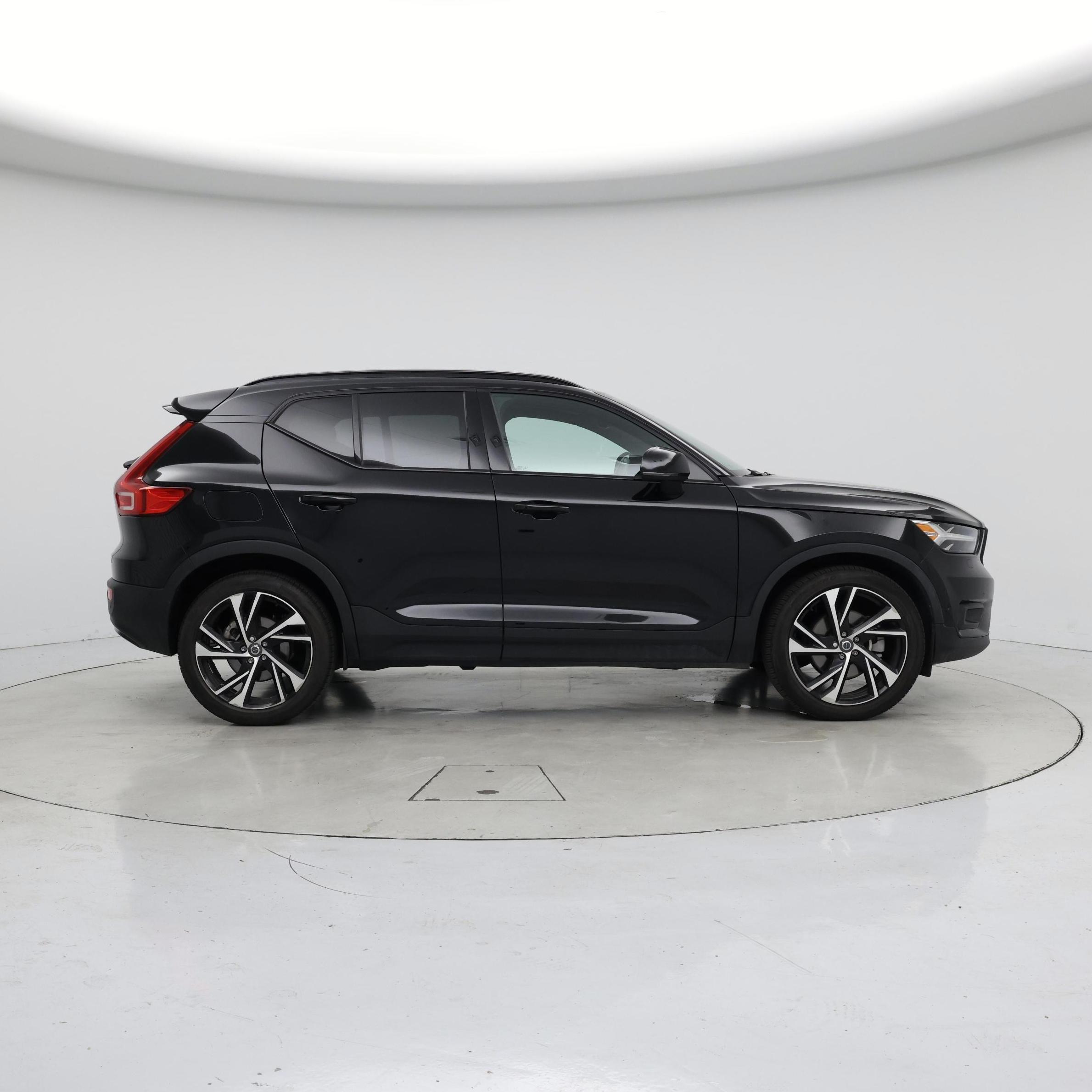 Thumbnail: 2021 Volvo XC40 - 7