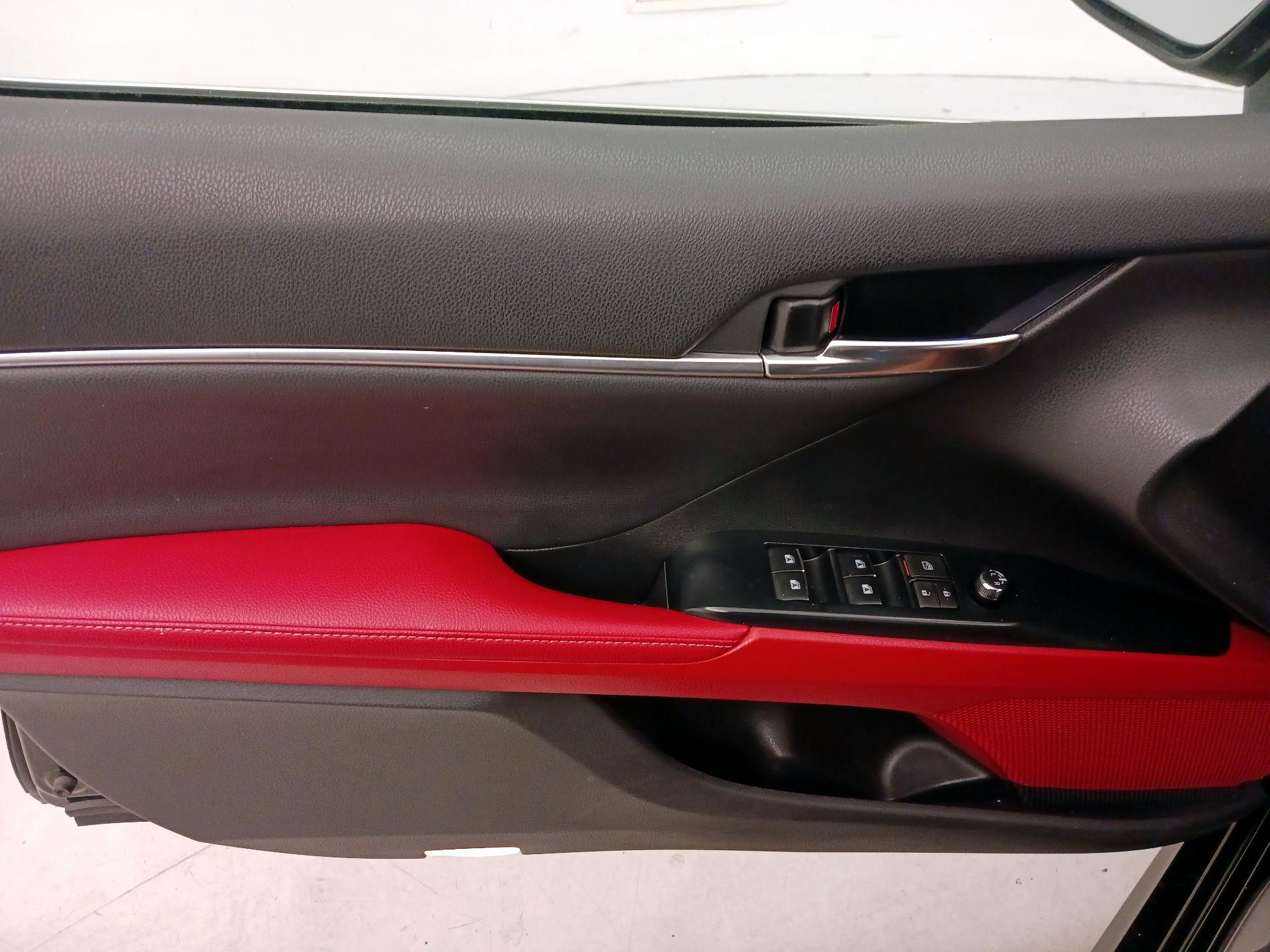 Thumbnail: 2020 Toyota Camry - 12