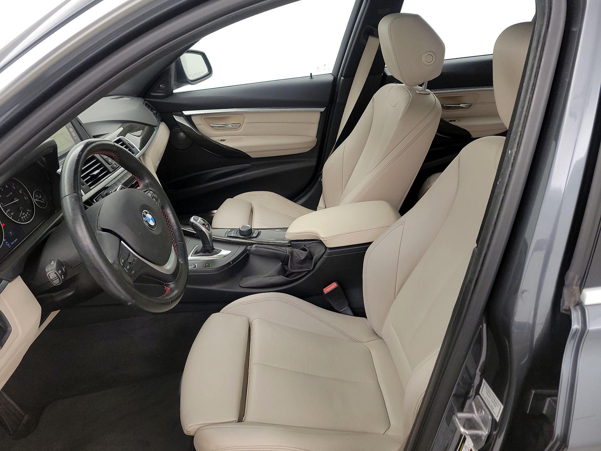 Thumbnail: 2016 BMW 3 Series - 11