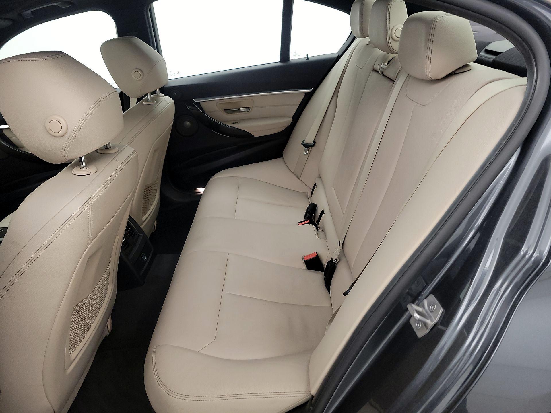 Thumbnail: 2016 BMW 3 Series - 19