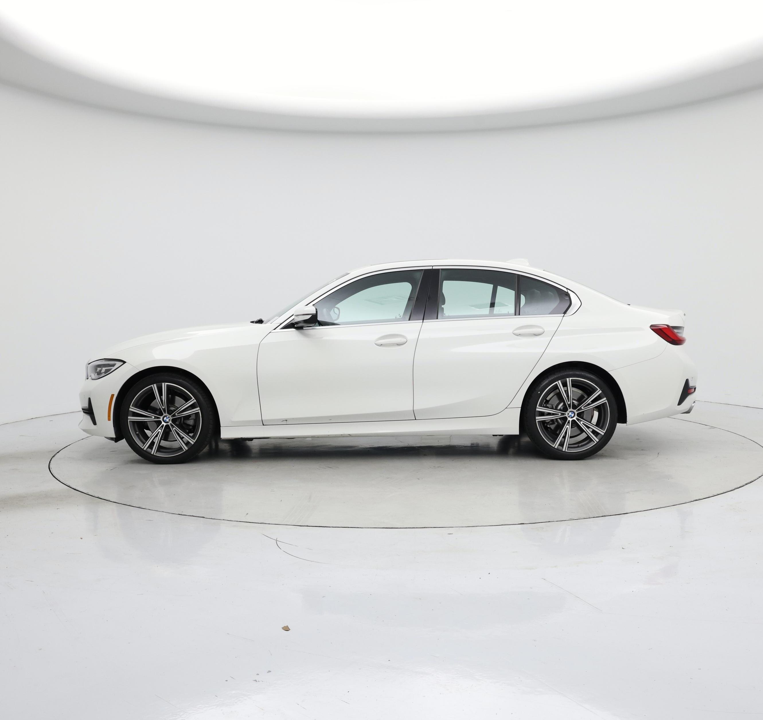 Thumbnail: 2022 BMW 3 Series - 3