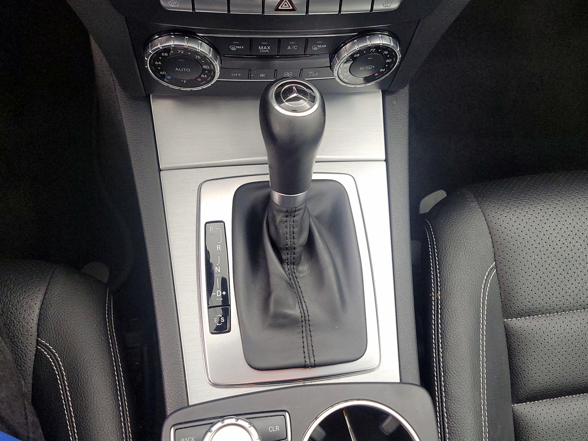 Thumbnail: 2015 Mercedes-Benz C-Class - 18