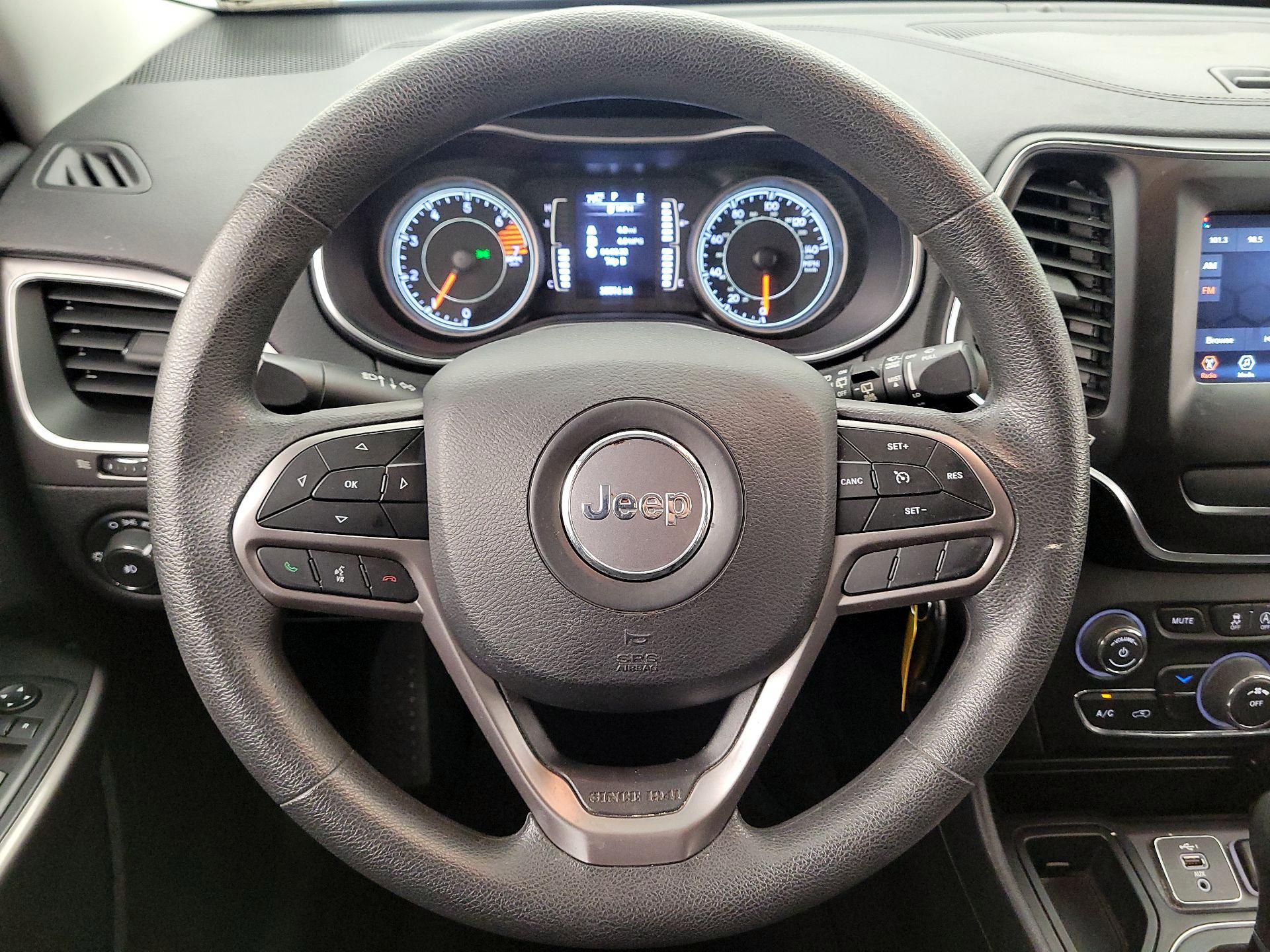 Thumbnail: 2019 Jeep Cherokee - 10
