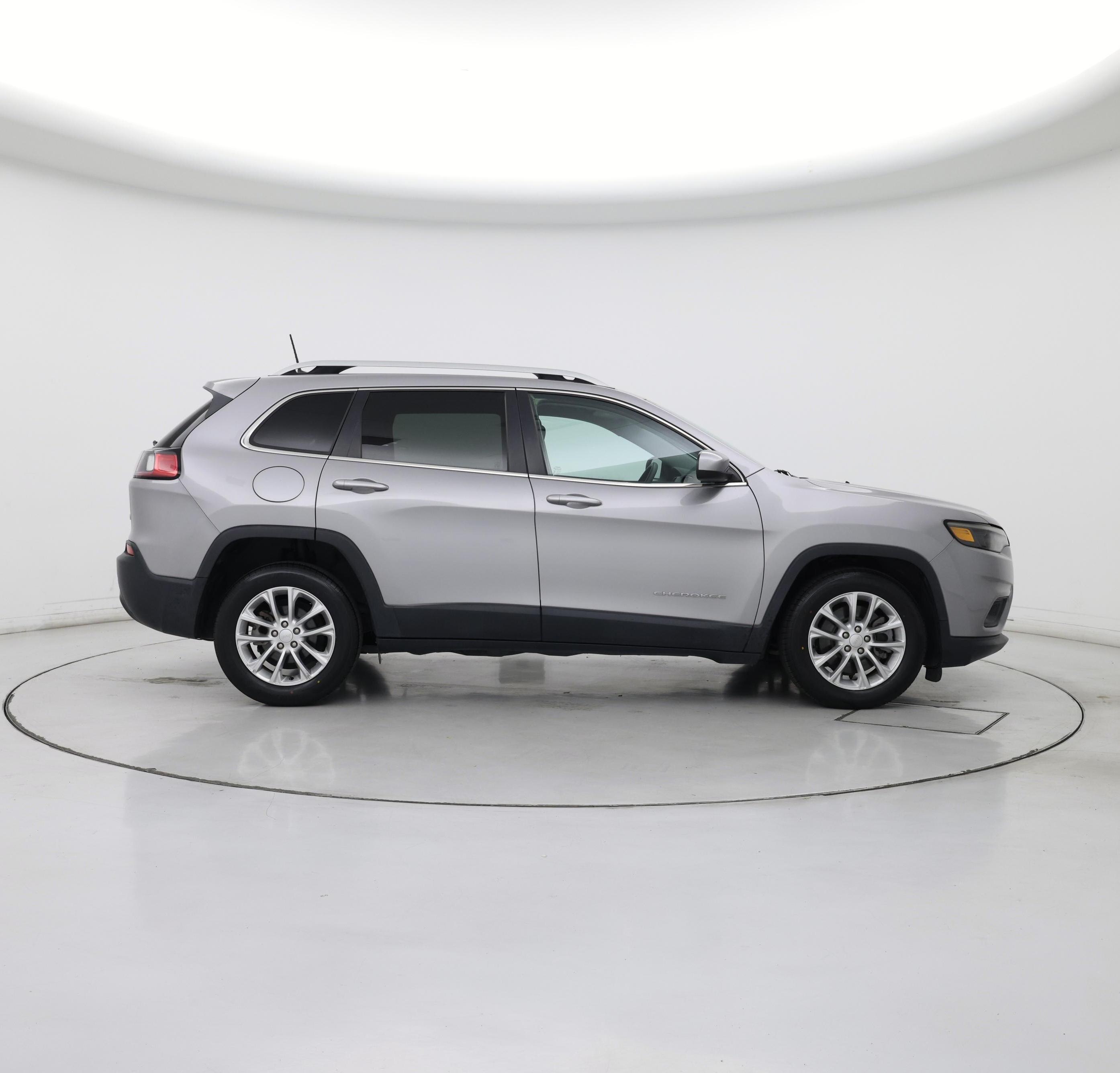 Thumbnail: 2019 Jeep Cherokee - 7