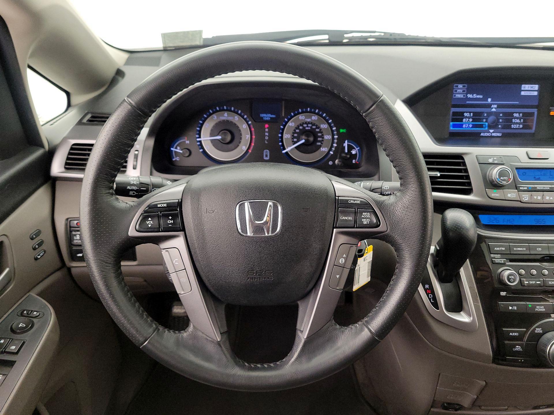 Thumbnail: 2013 Honda Odyssey - 10