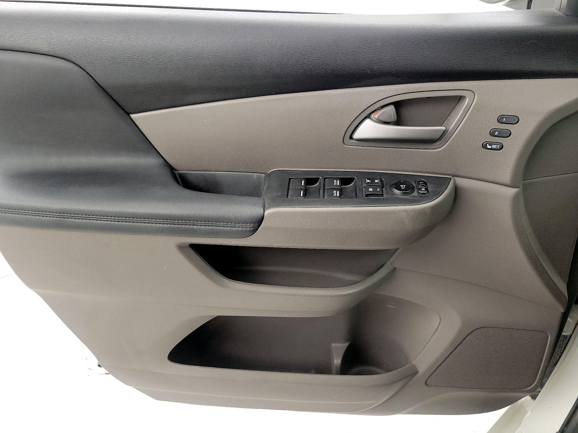 Thumbnail: 2013 Honda Odyssey - 12