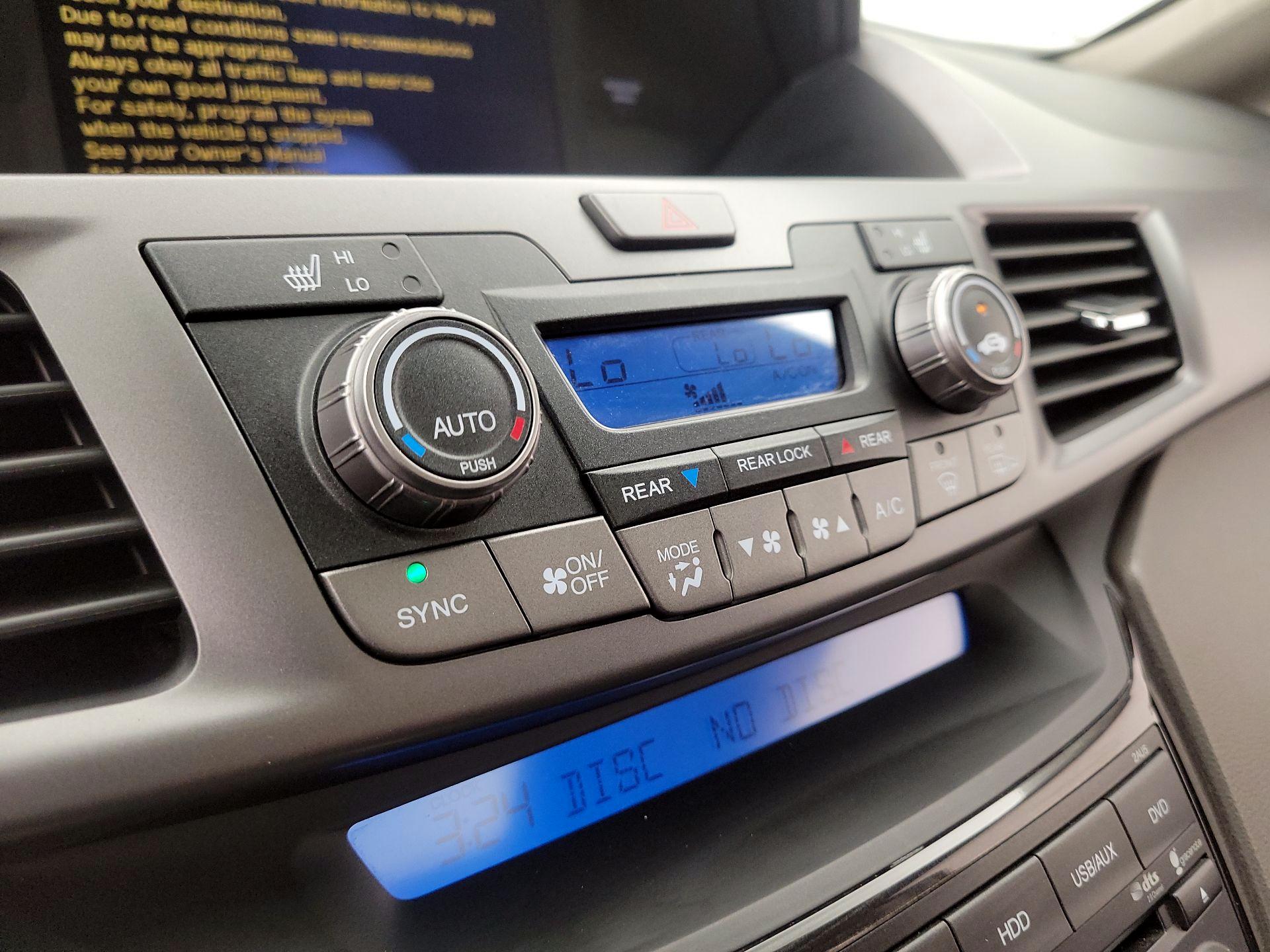 Thumbnail: 2013 Honda Odyssey - 17