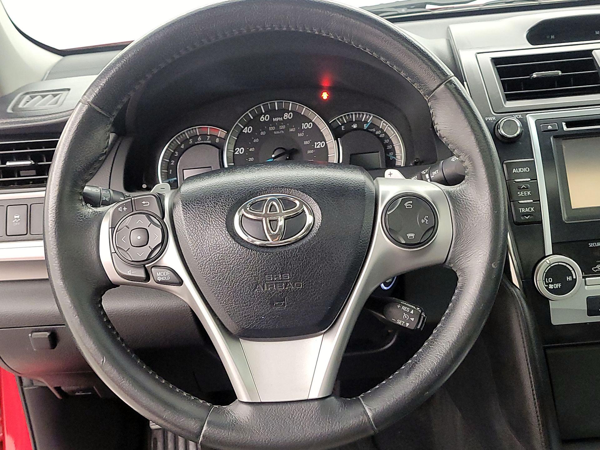 Thumbnail: 2013 Toyota Camry - 10