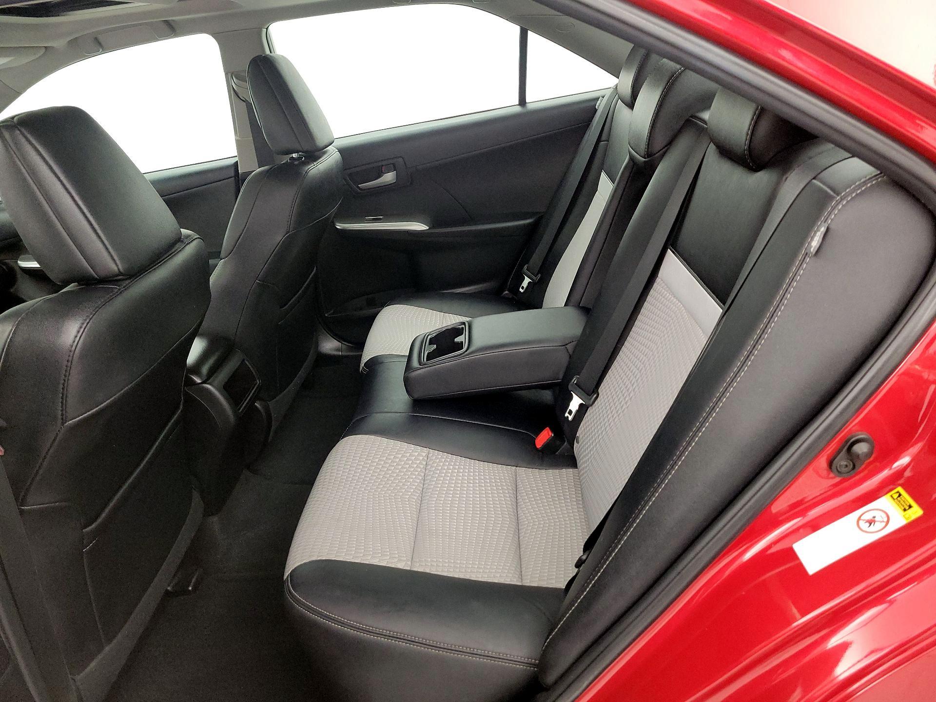 Thumbnail: 2013 Toyota Camry - 18