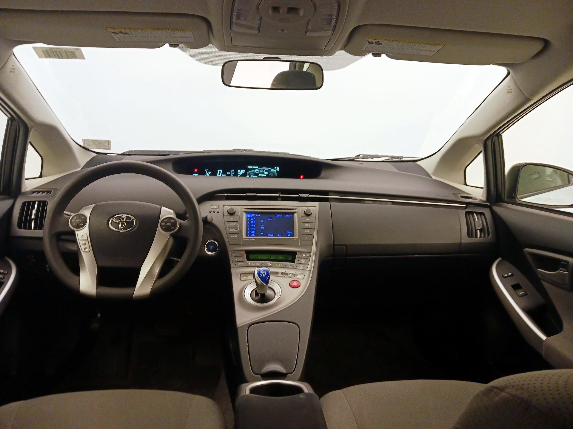 Thumbnail: 2014 Toyota Prius - 9