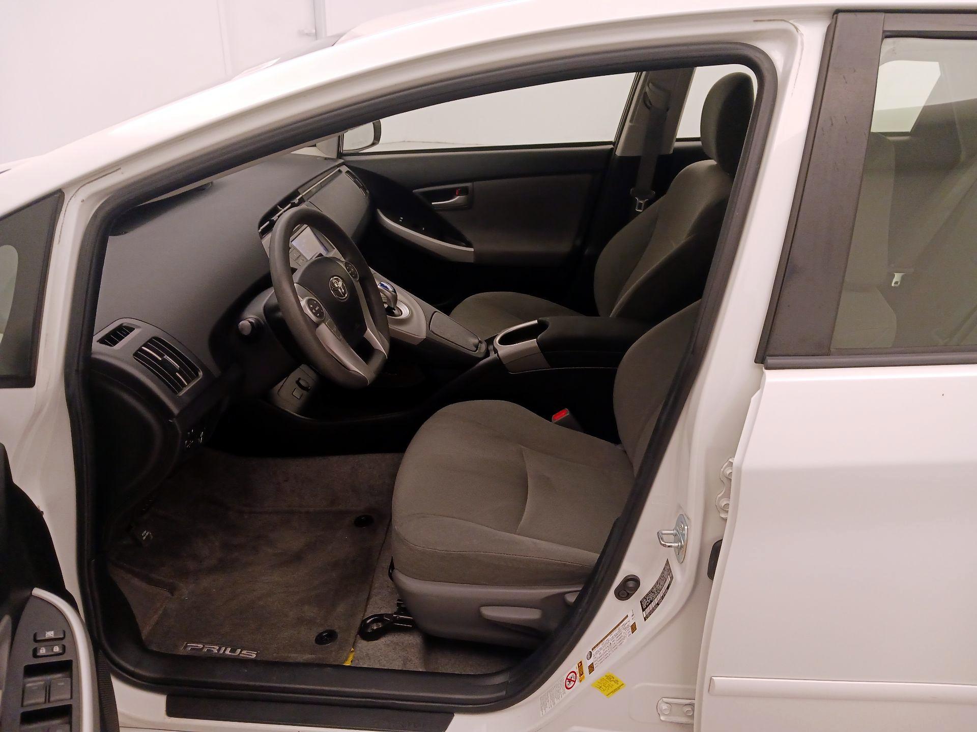 Thumbnail: 2014 Toyota Prius - 12
